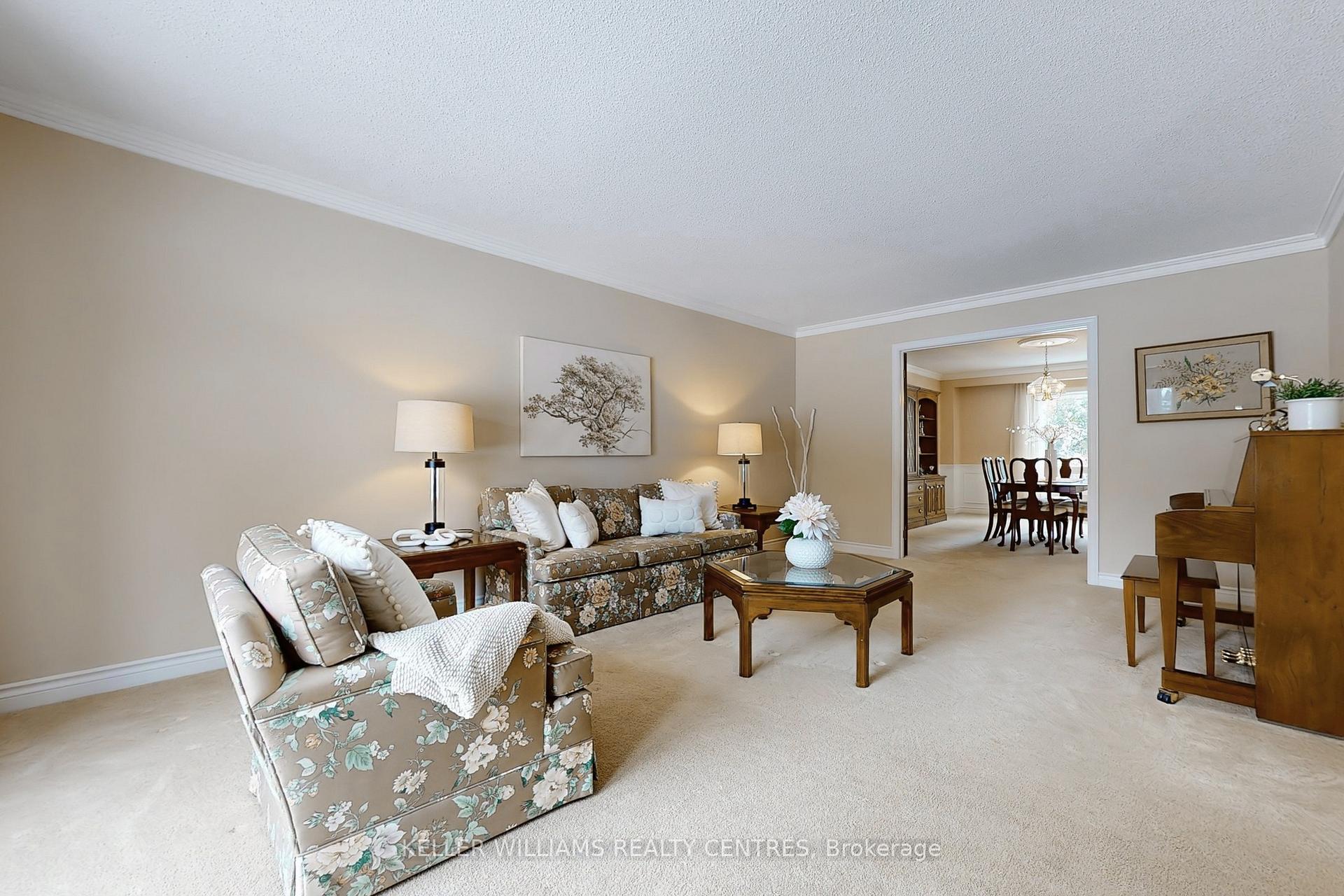 Photo 7 of 32 Petch Crescent, Aurora, Aurora Highlands — HOMEH