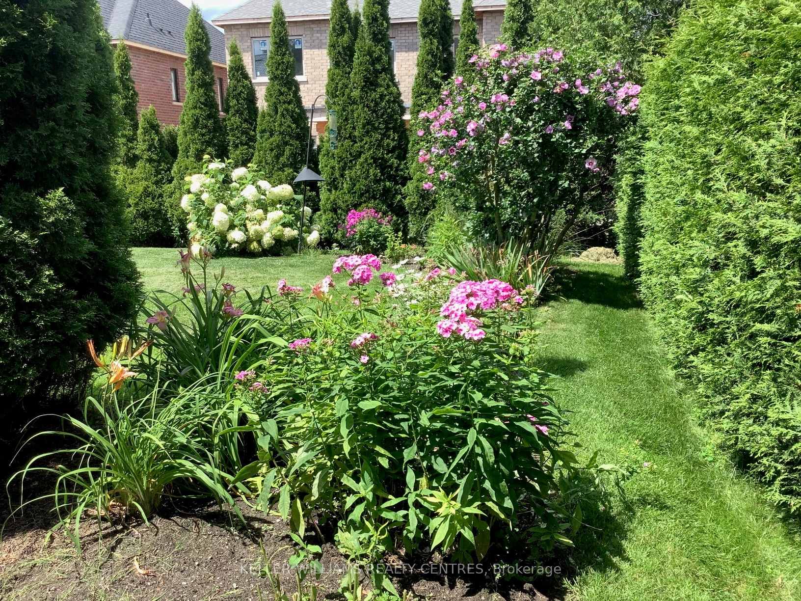 Photo 38 of 32 Petch Crescent, Aurora, Aurora Highlands — HOMEH