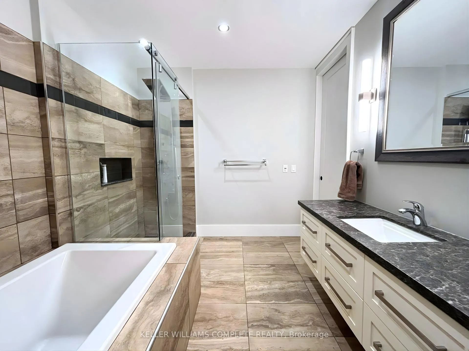 Photo 27 of Unit PH4, 181 James Street N, Hamilton, Central — HOMEH