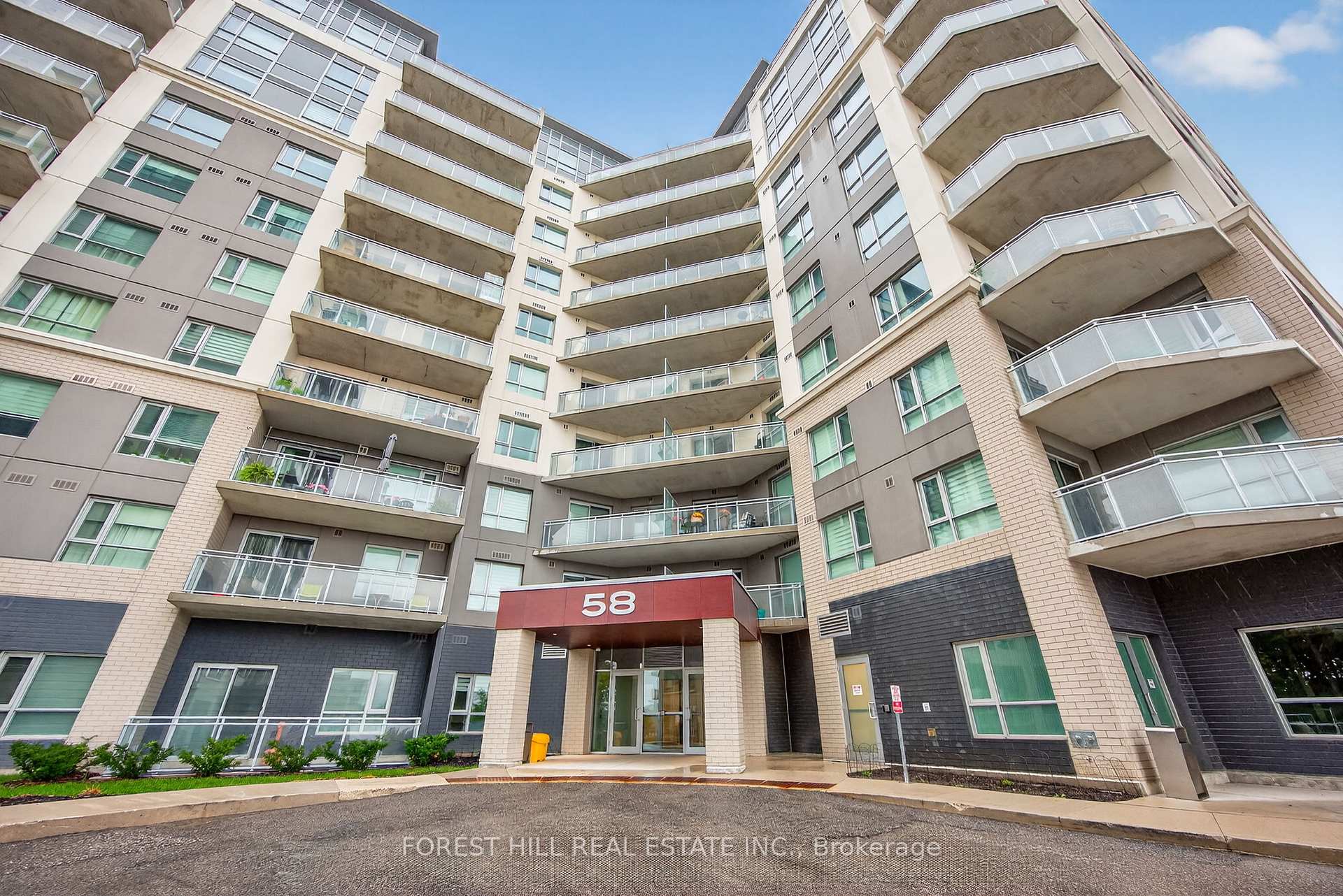Photo 3 of Unit 305, 58 Lakeside Terrace, Barrie, Little Lake — HOMEH