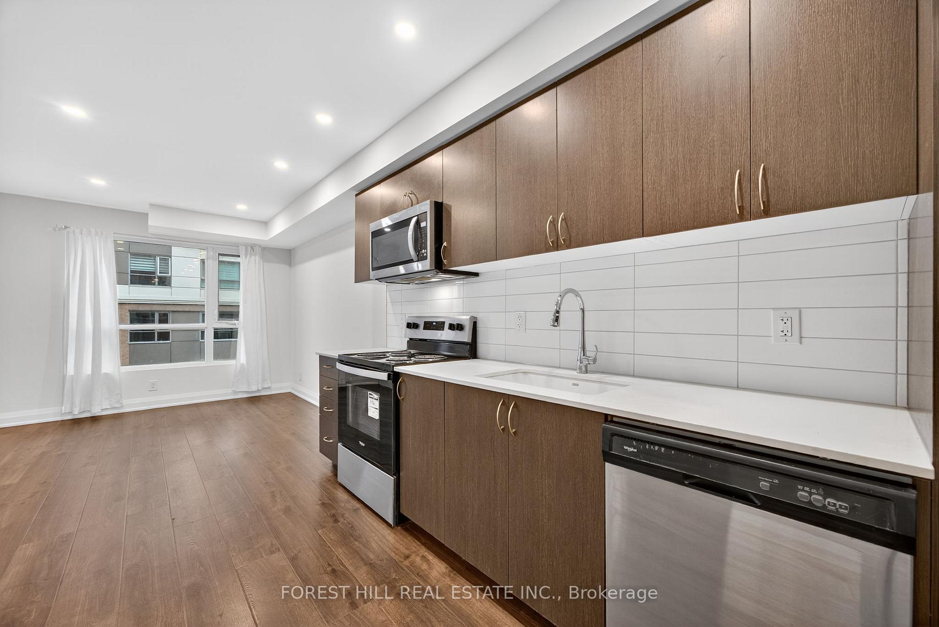 Photo 8 of Unit 305, 58 Lakeside Terrace, Barrie, Little Lake — HOMEH