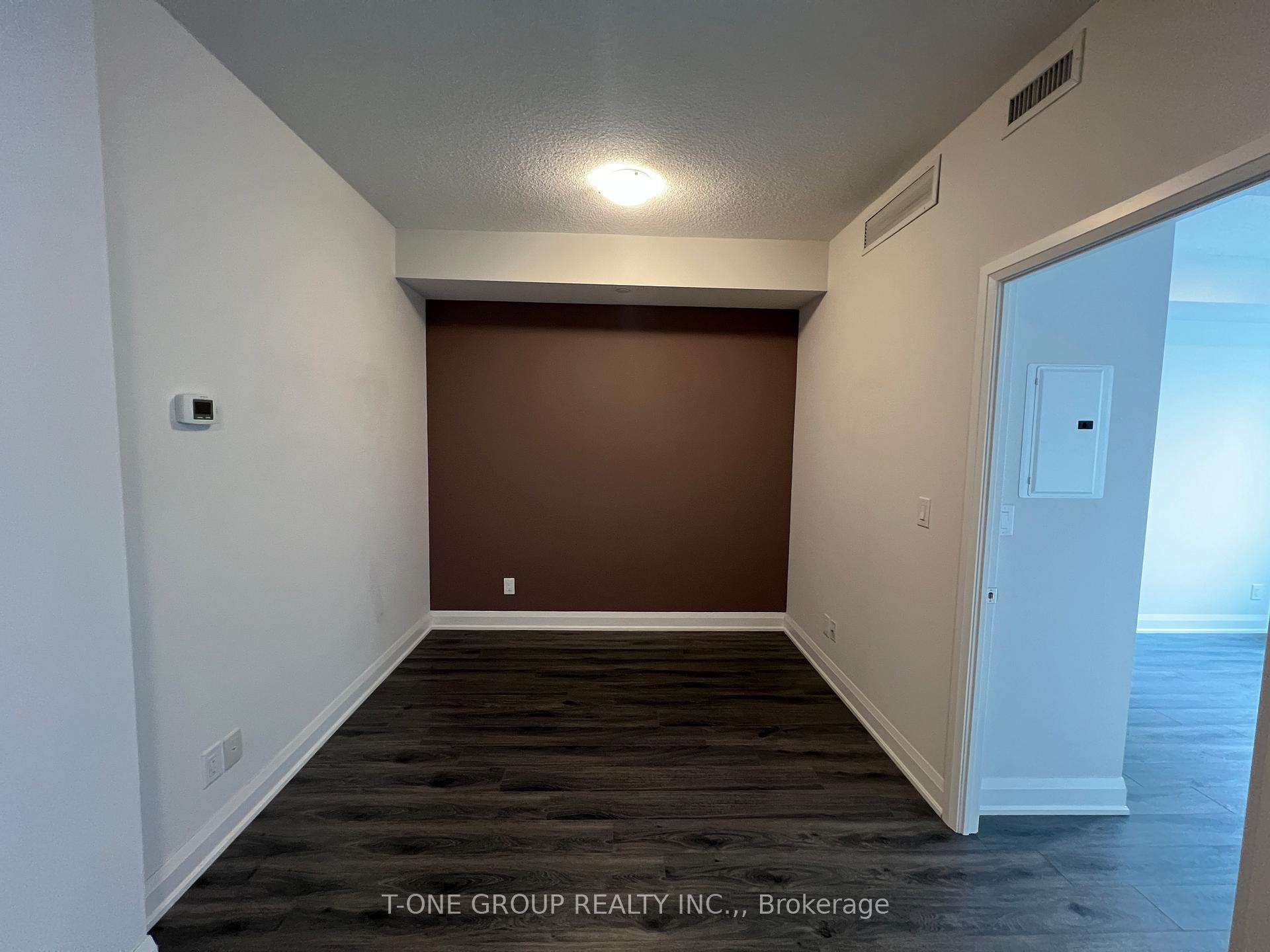 Photo 6 of Unit 309, 1 Uptown Drive, Markham, Unionville — HOMEH