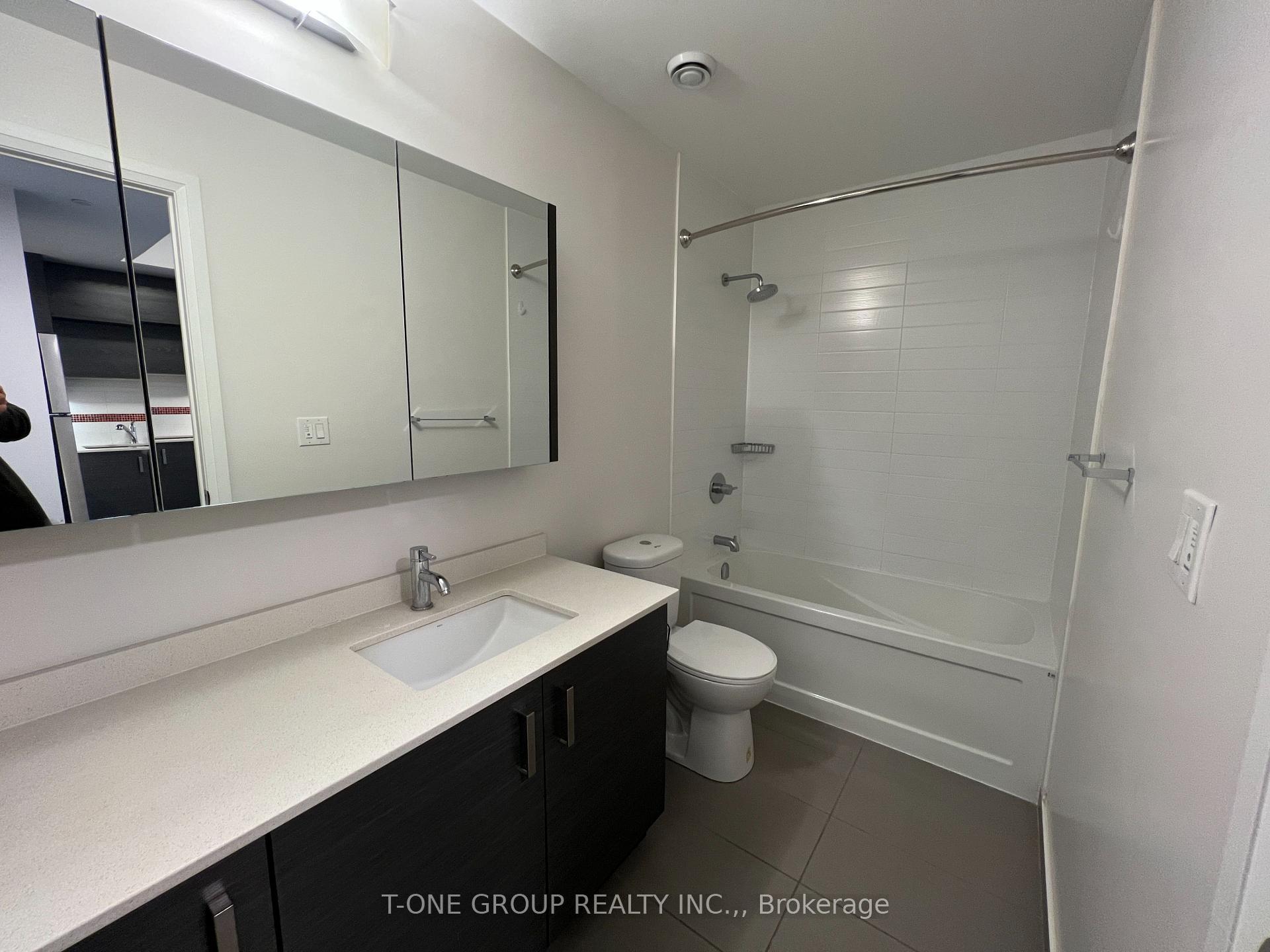 Photo 9 of Unit 309, 1 Uptown Drive, Markham, Unionville — HOMEH