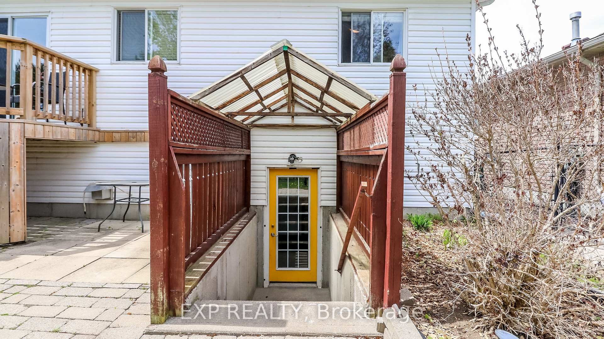 Photo 6 of 13 O'Shaughnessy Crescent, Barrie, Holly — HOMEH