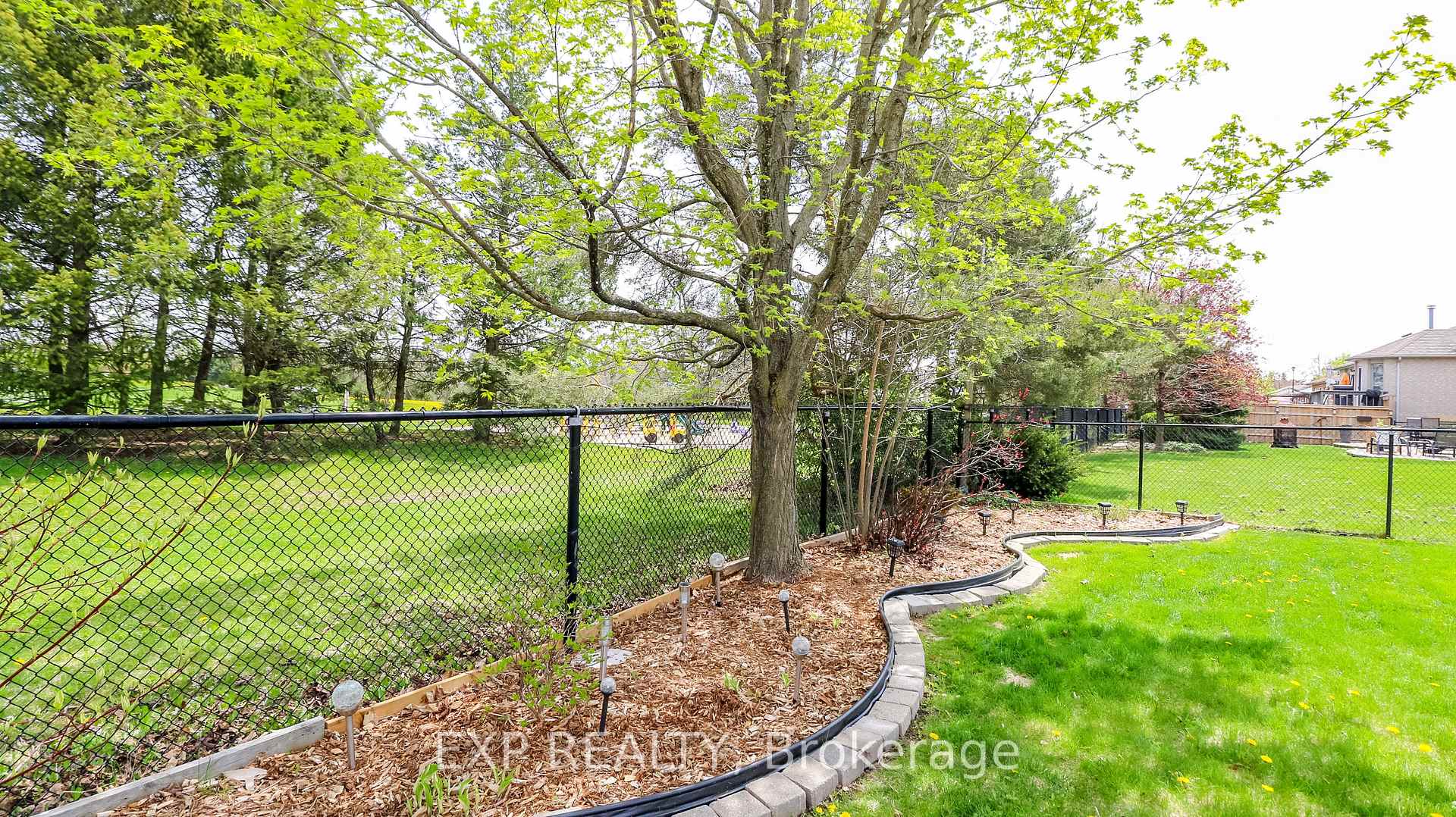 Photo 8 of 13 O'Shaughnessy Crescent, Barrie, Holly — HOMEH