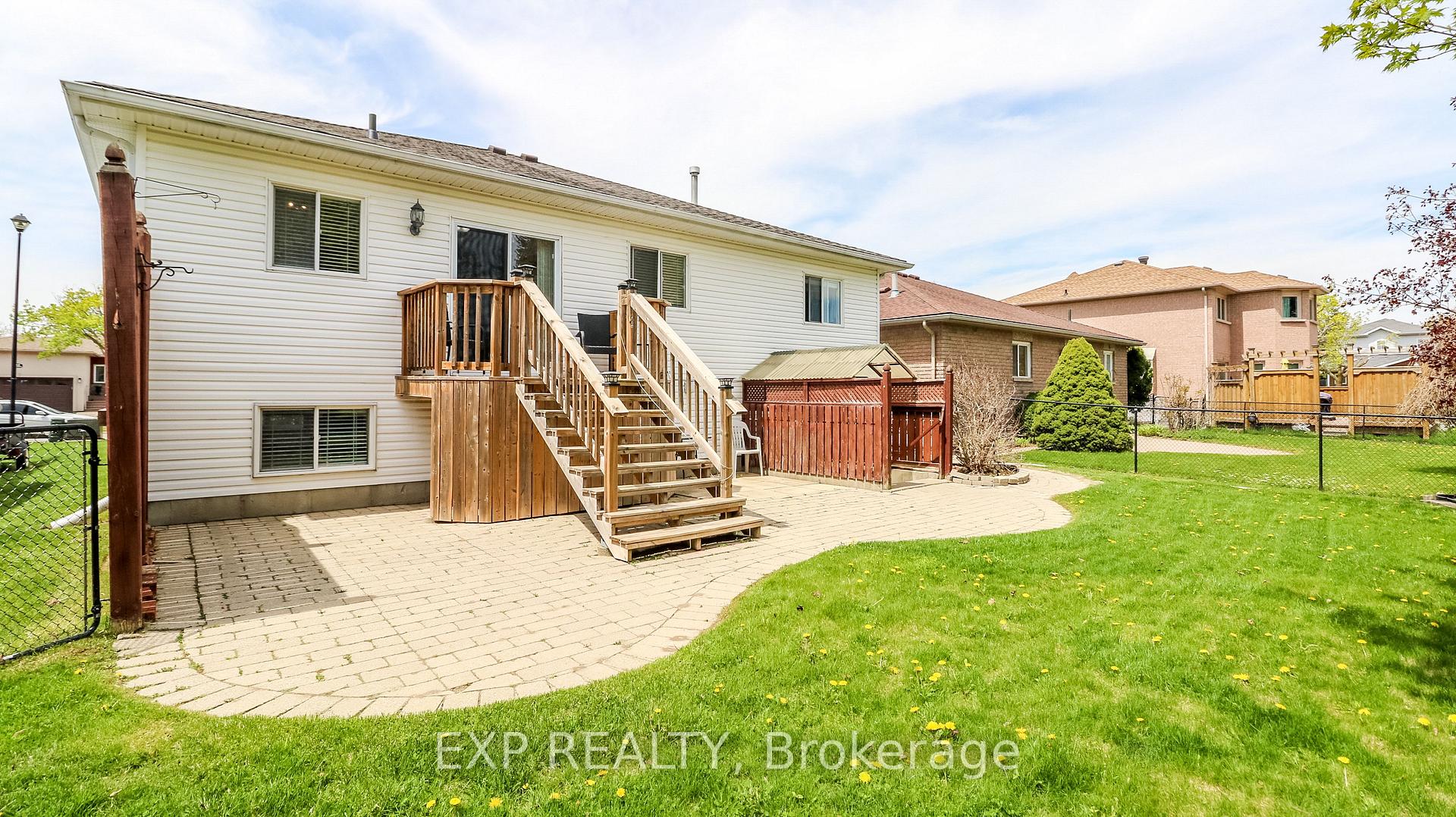 Photo 9 of 13 O'Shaughnessy Crescent, Barrie, Holly — HOMEH