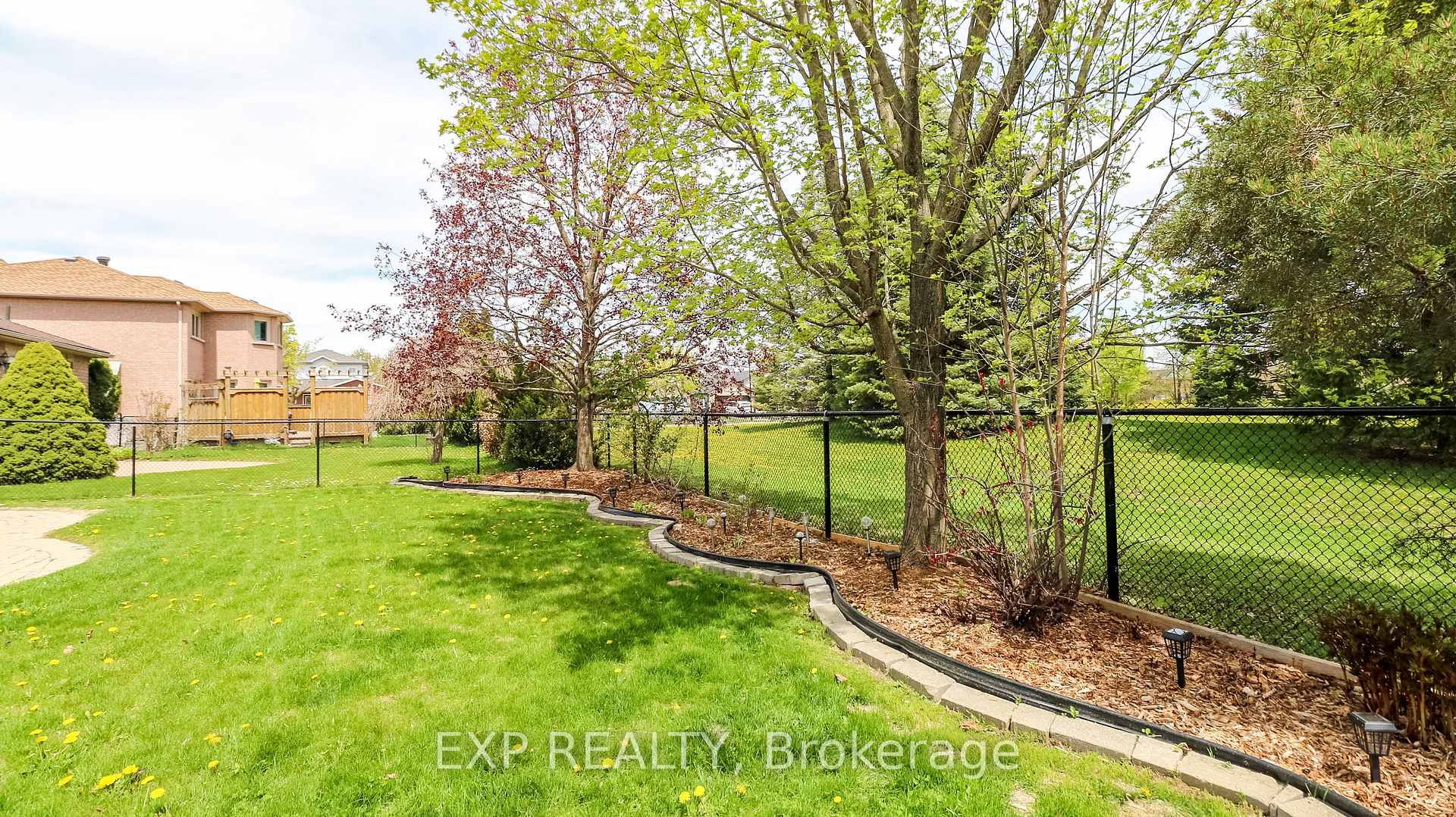 Photo 12 of 13 O'Shaughnessy Crescent, Barrie, Holly — HOMEH