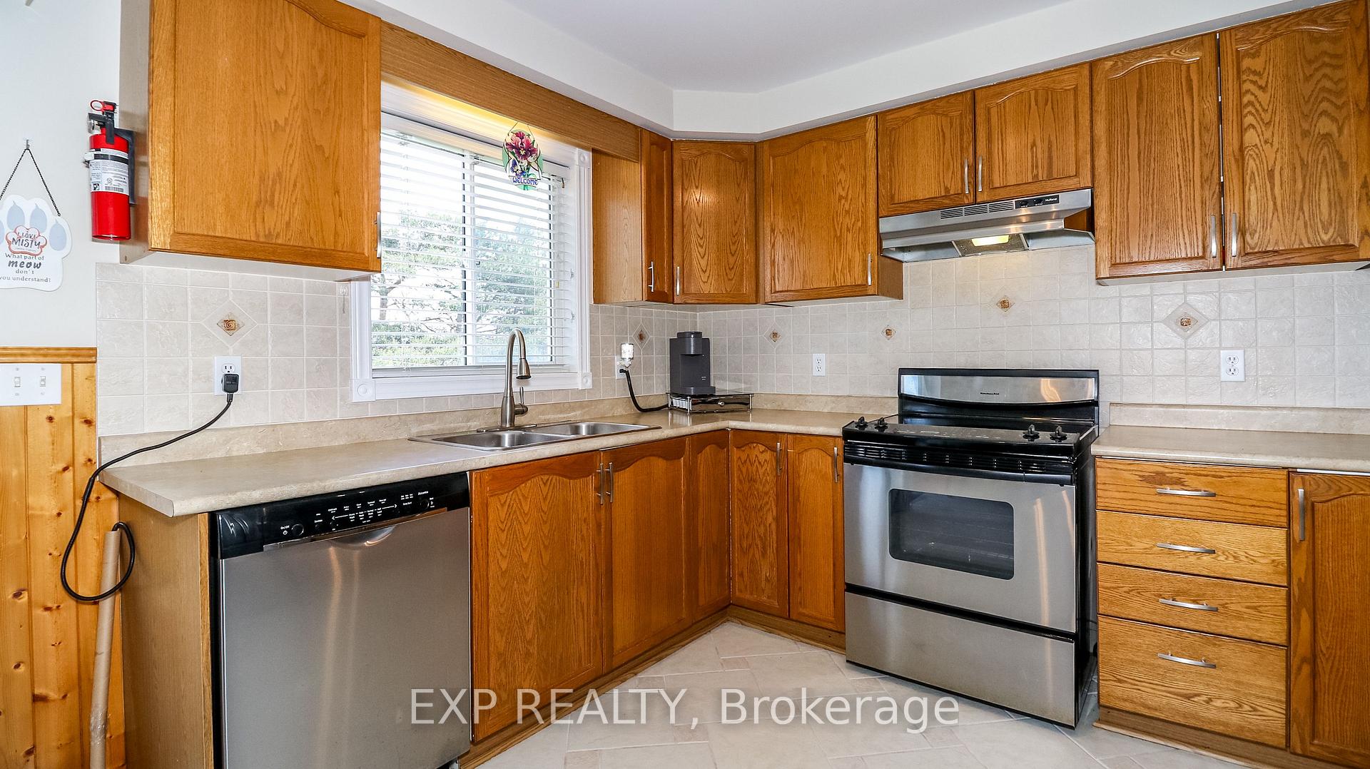 Photo 17 of 13 O'Shaughnessy Crescent, Barrie, Holly — HOMEH