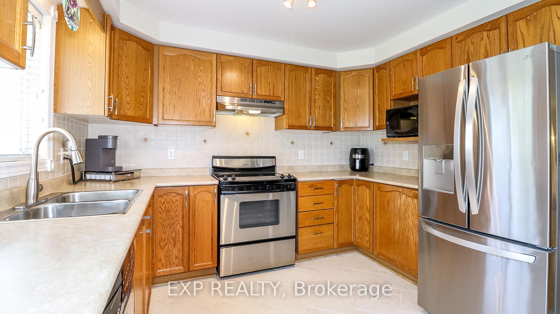 Photo 20 of 13 O'Shaughnessy Crescent, Barrie, Holly — HOMEH