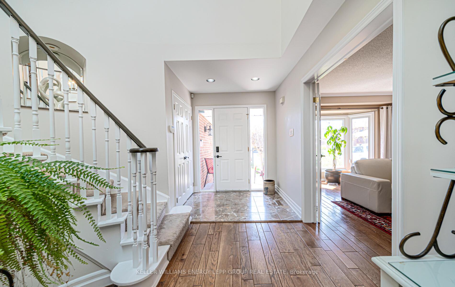 Photo 7 of 32 Farrow Crescent, Ajax, South West — HOMEH