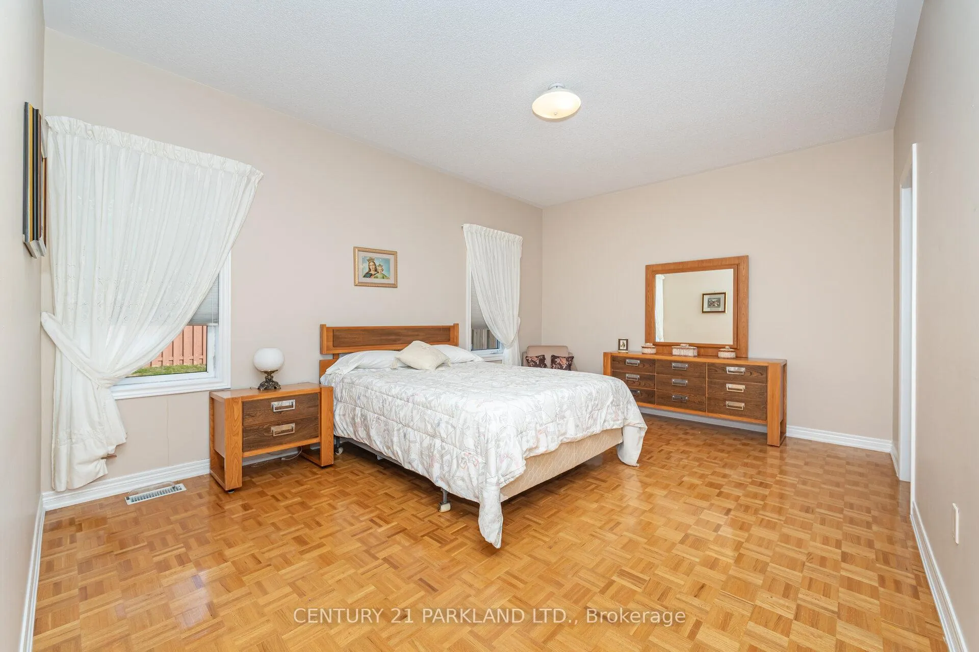 Photo 46 of 101 Cachet Hill Crescent, Vaughan, Sonoma Heights — HOMEH
