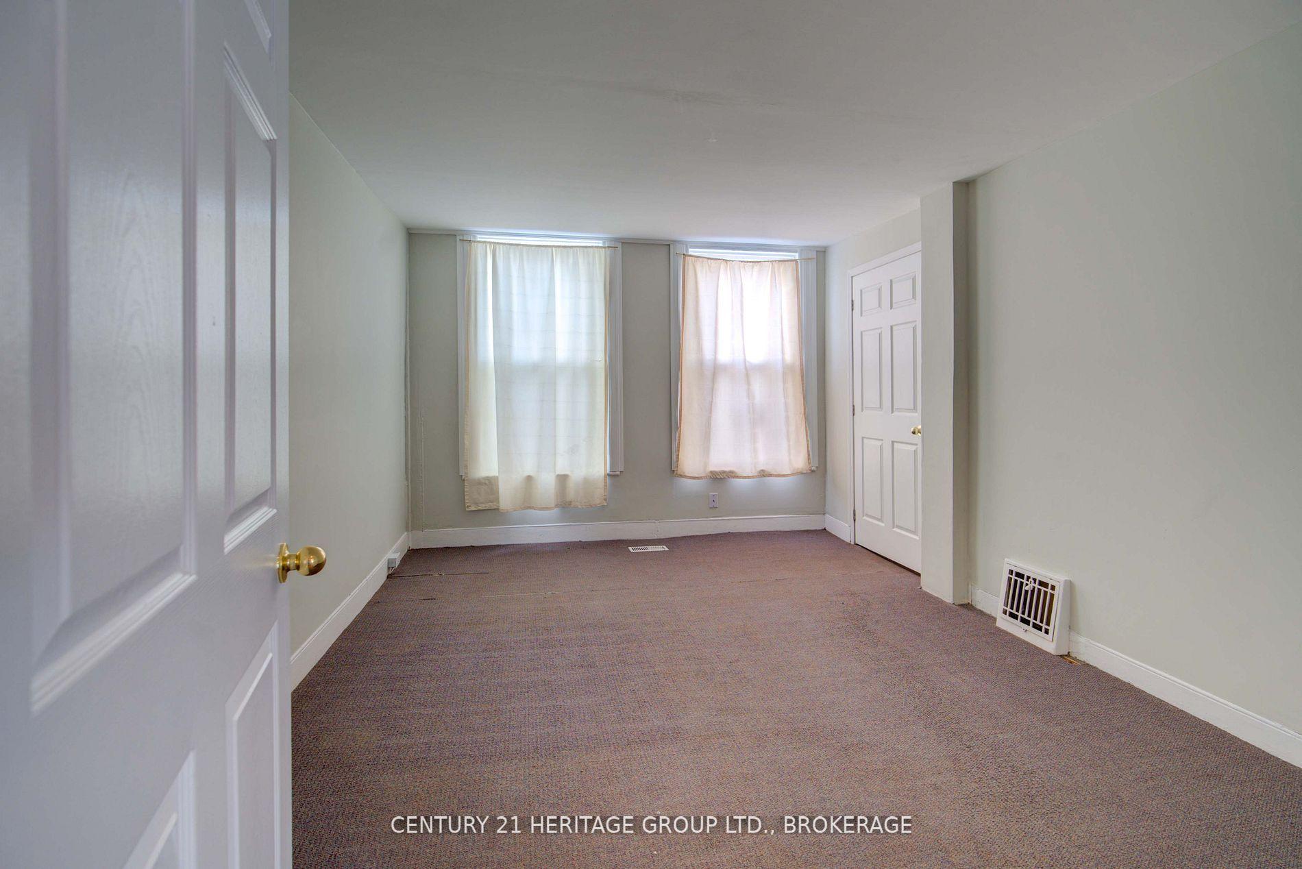Photo 5 of 243 King Street E, Gananoque — HOMEH
