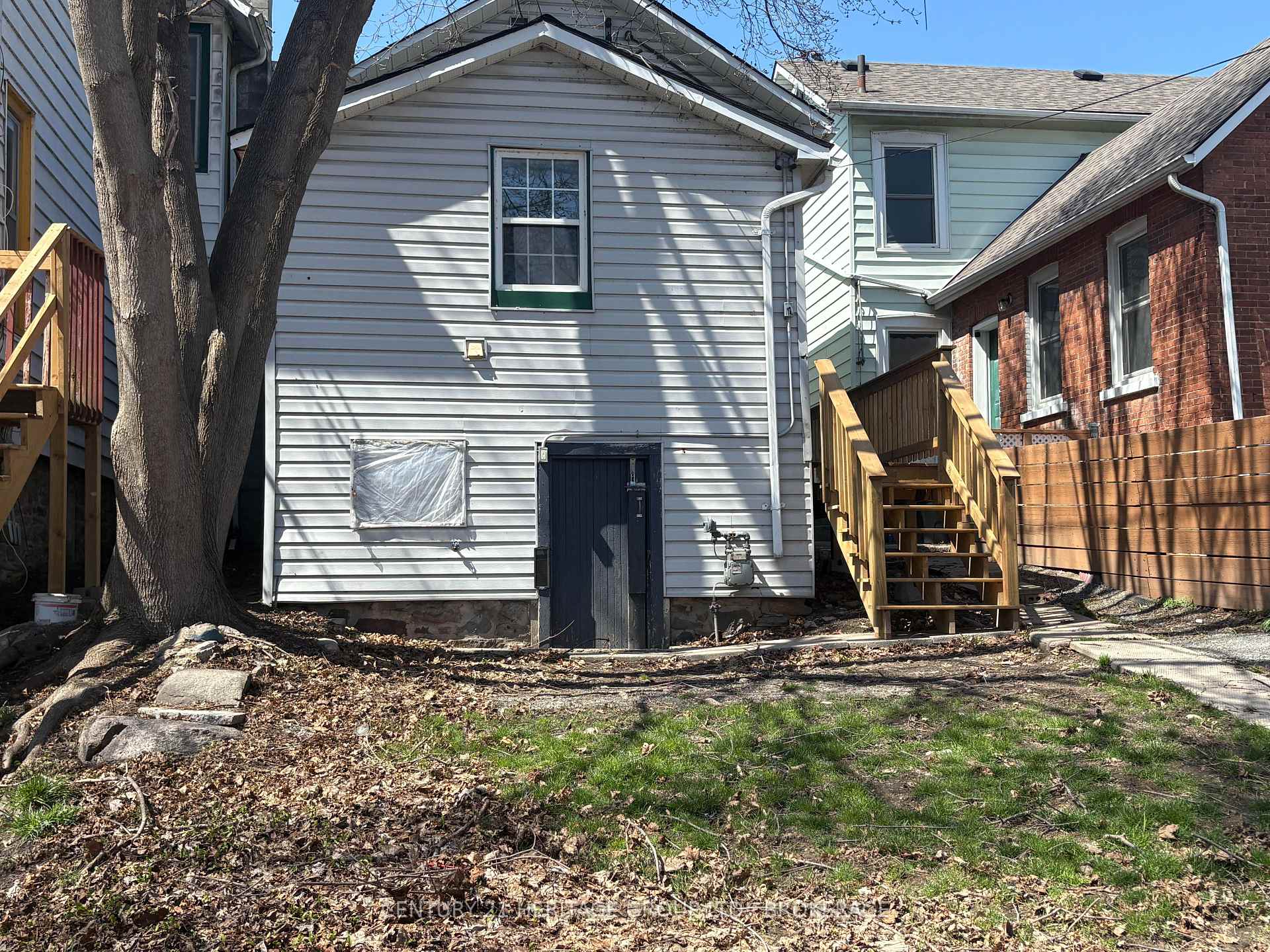 Photo 12 of 243 King Street E, Gananoque — HOMEH