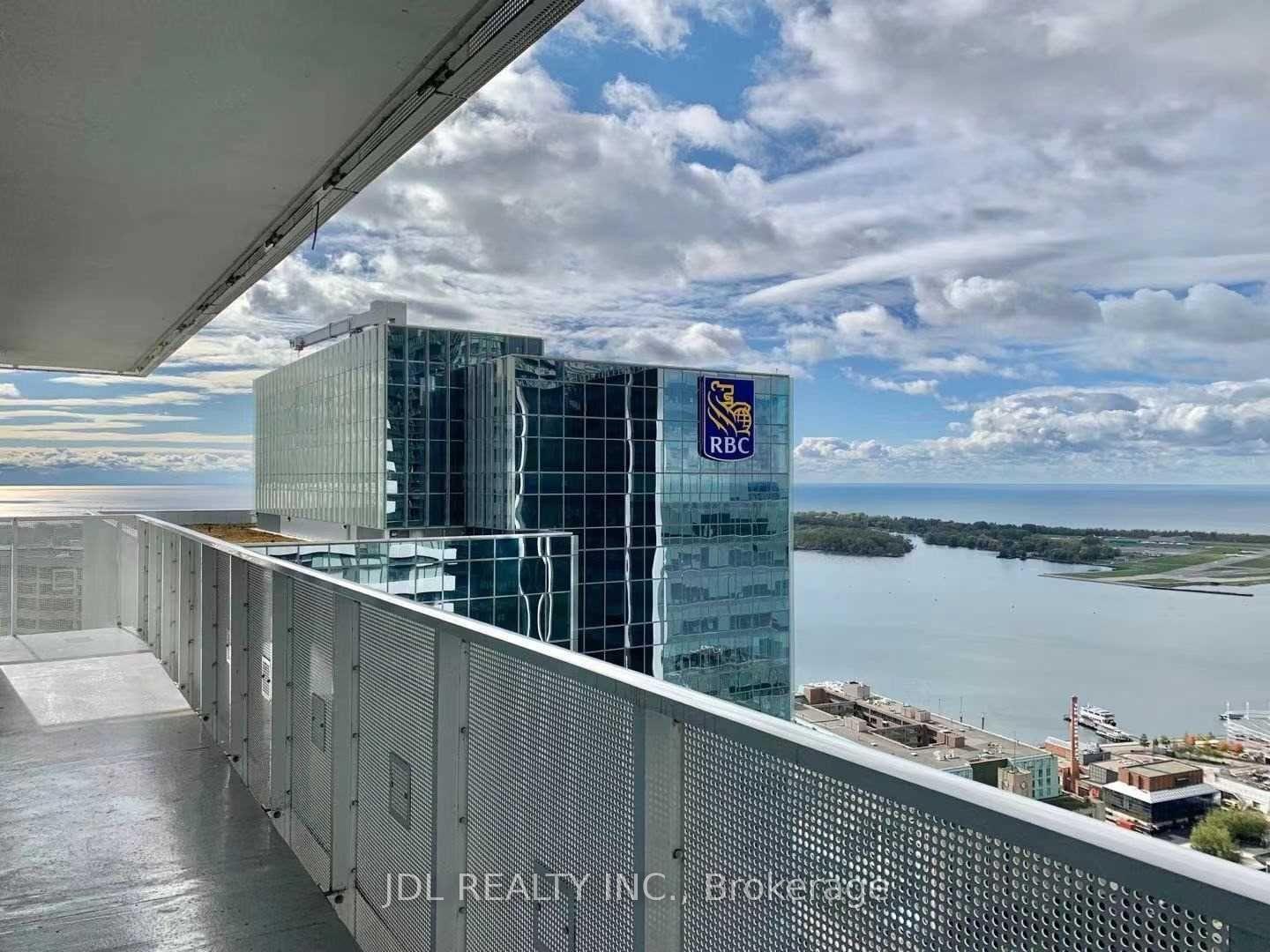 Front of Unit 4210, 88 Harbour Street