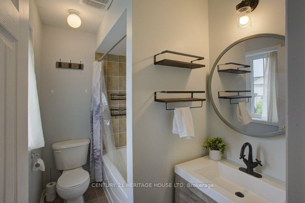 Photo 23 of 70 Duncan Avenue, Brant, Brantford Twp — HOMEH