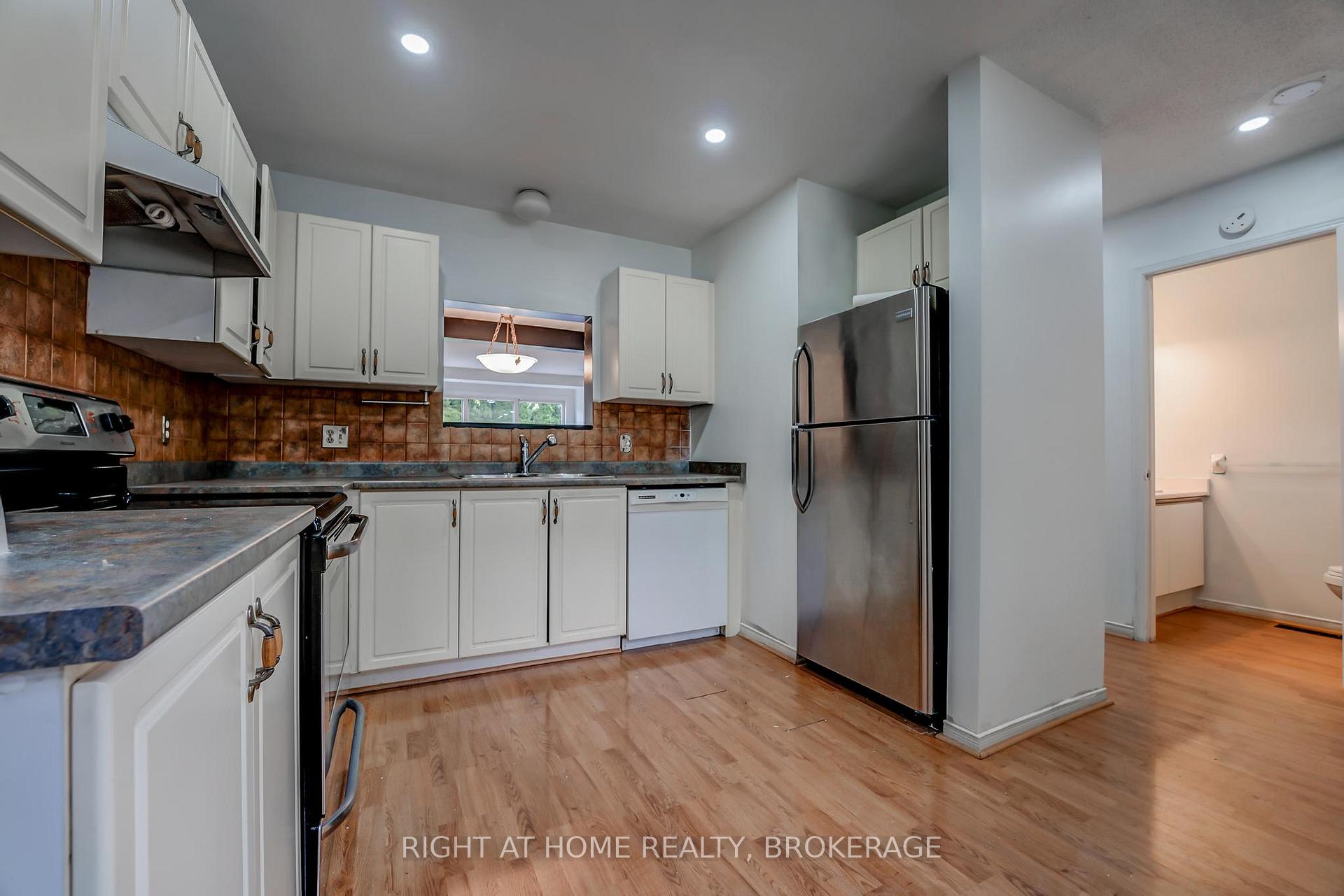 Photo 6 of Unit 15, 55 Kerman Avenue E, Grimsby, Grimsby West — HOMEH
