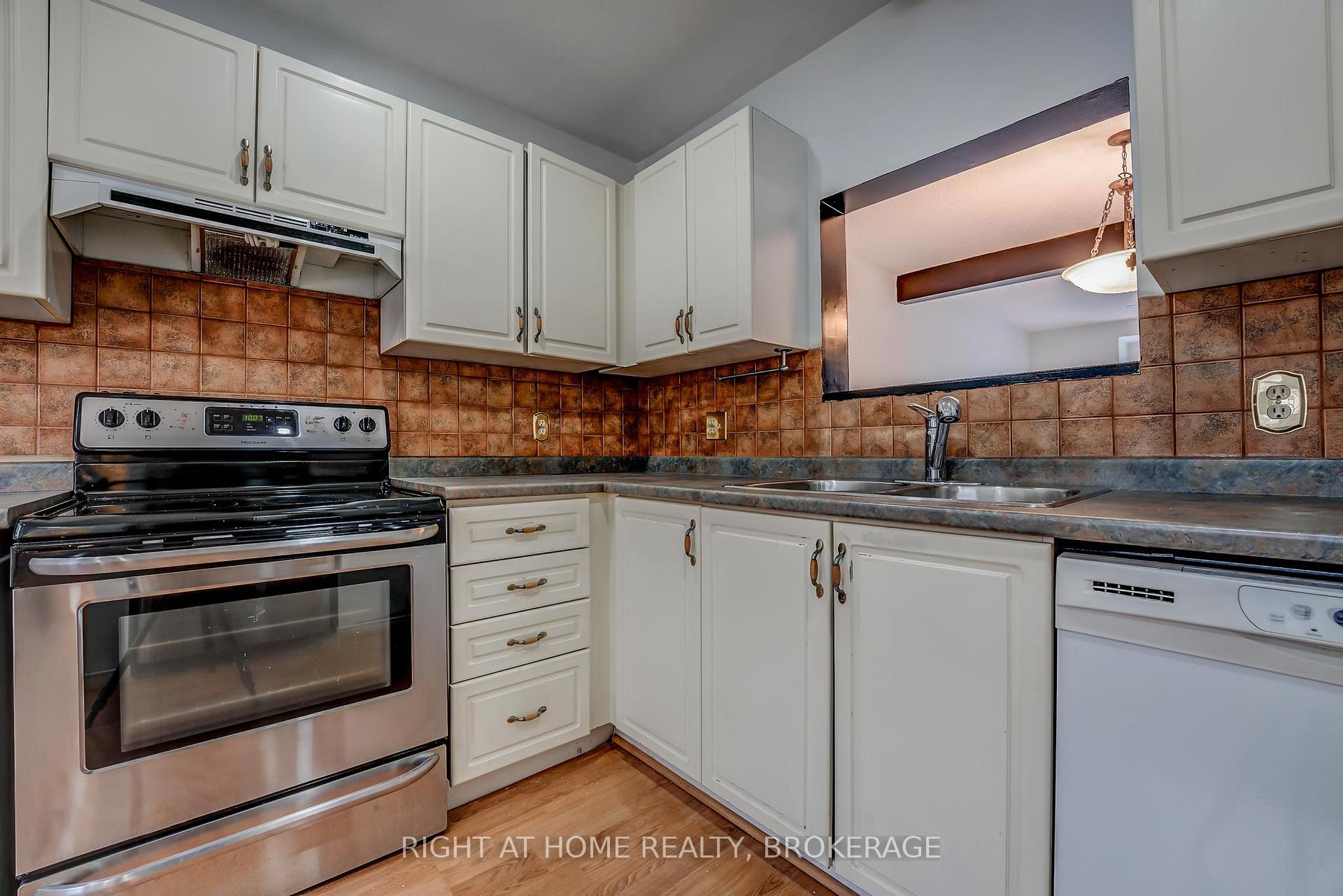 Photo 8 of Unit 15, 55 Kerman Avenue E, Grimsby, Grimsby West — HOMEH