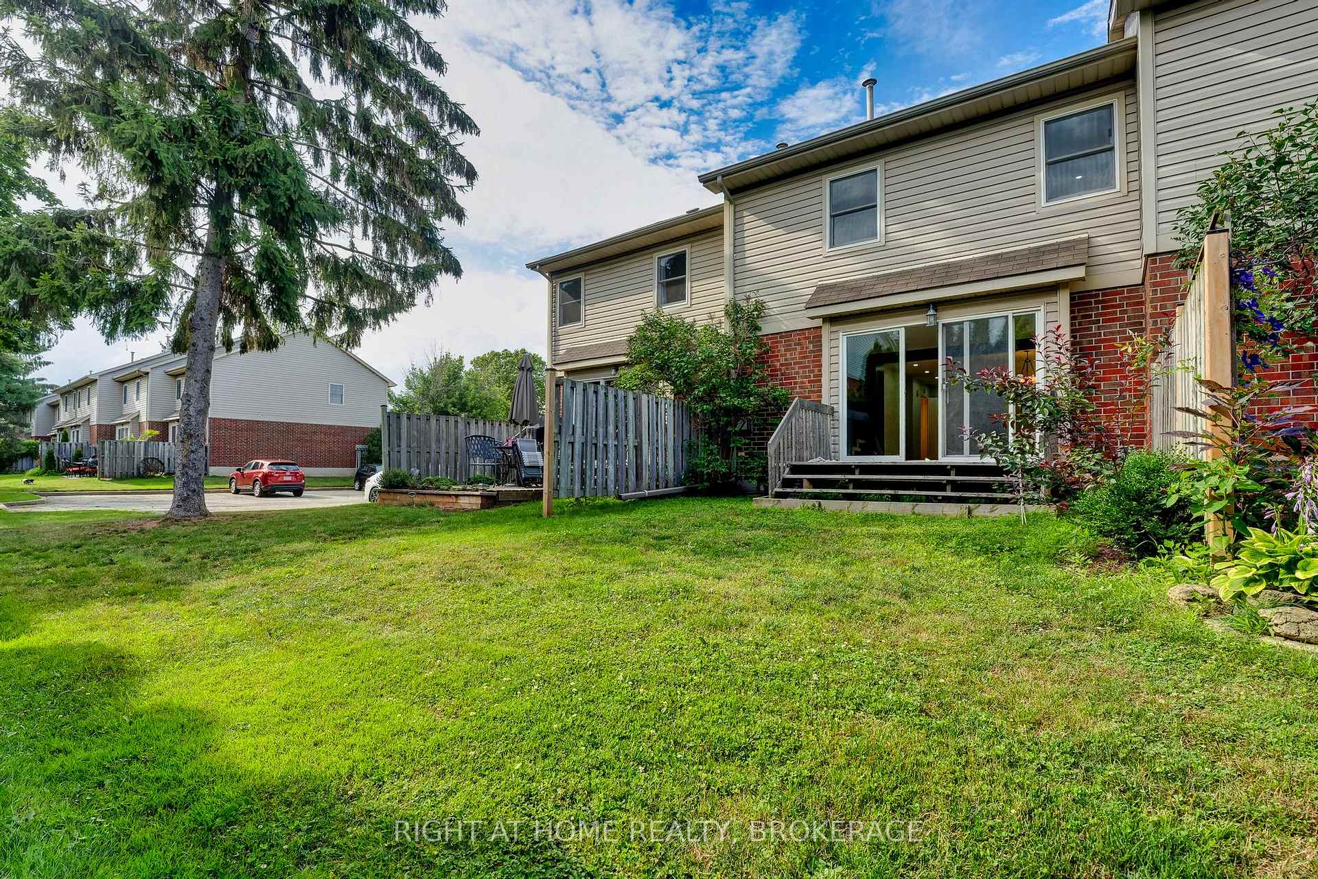 Photo 20 of Unit 15, 55 Kerman Avenue E, Grimsby, Grimsby West — HOMEH