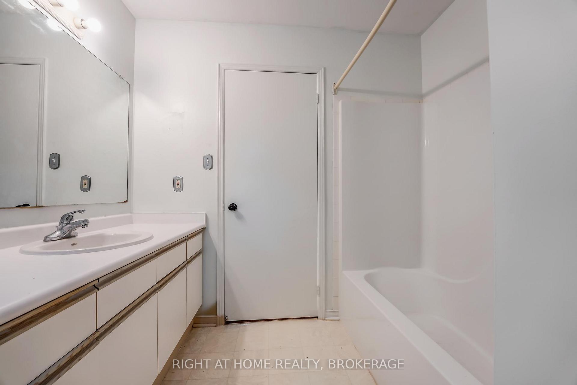 Photo 26 of Unit 15, 55 Kerman Avenue E, Grimsby, Grimsby West — HOMEH