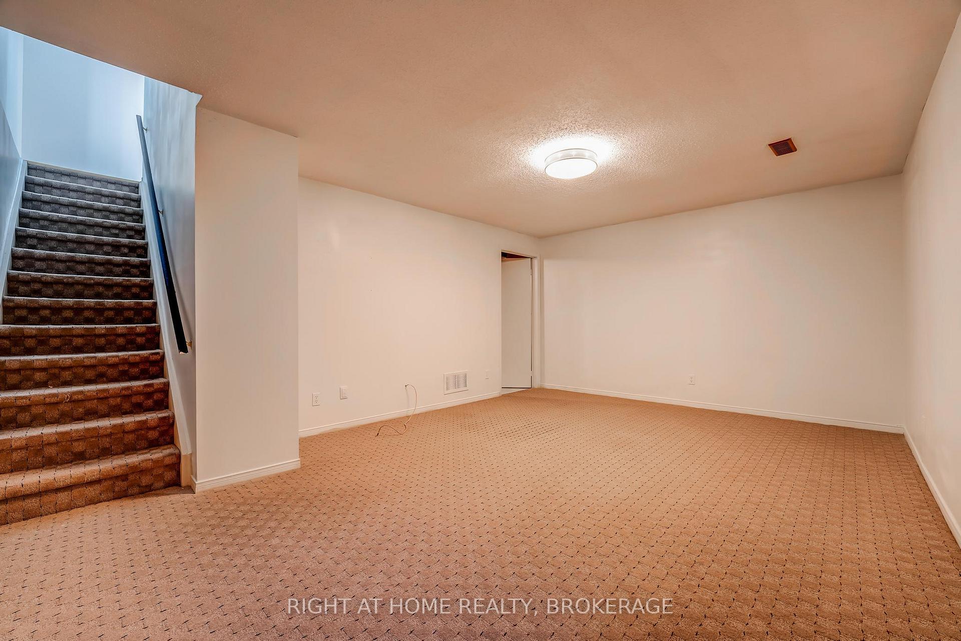 Photo 32 of Unit 15, 55 Kerman Avenue E, Grimsby, Grimsby West — HOMEH