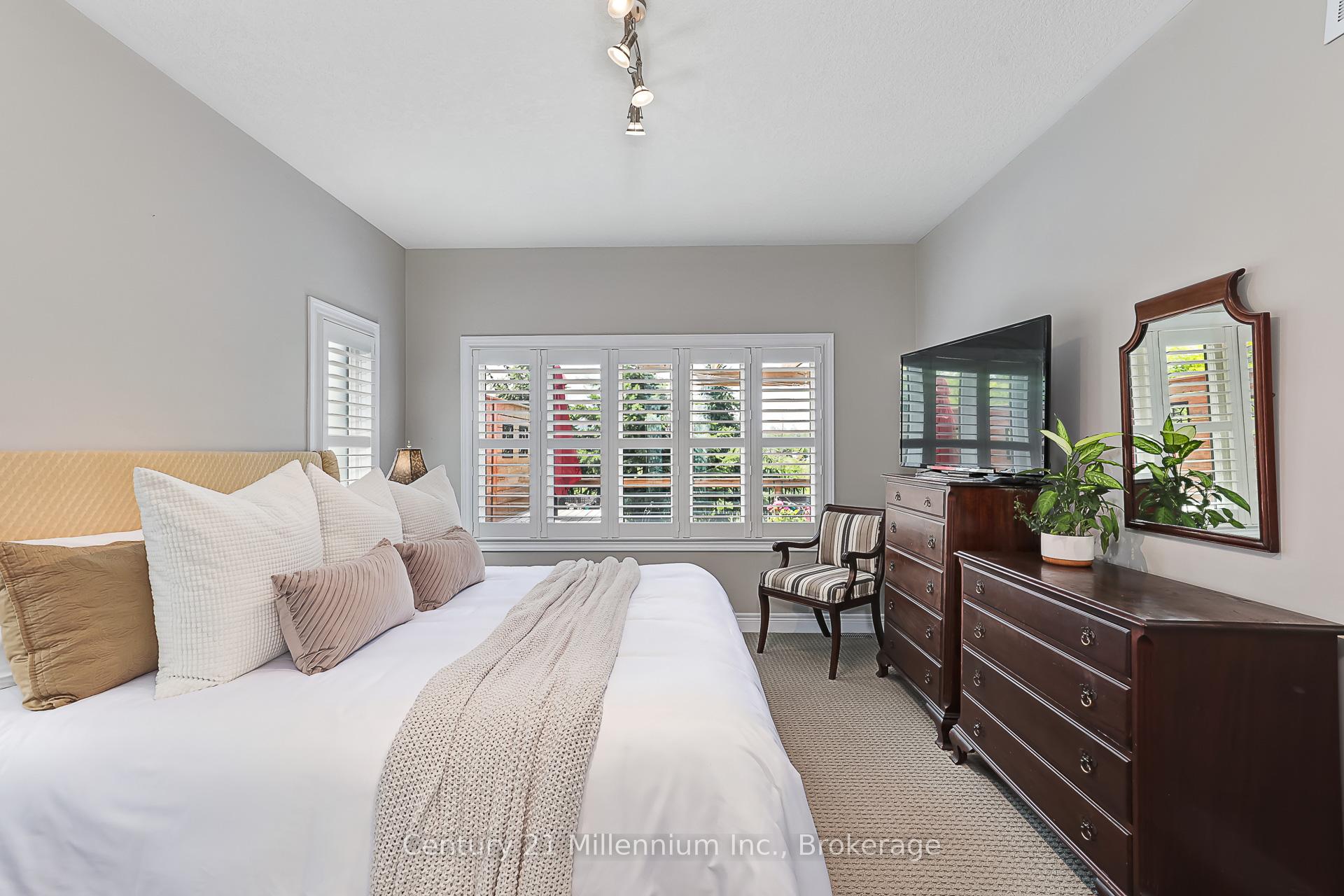 Photo 21 of 19 Hughes Street, Collingwood — HOMEH