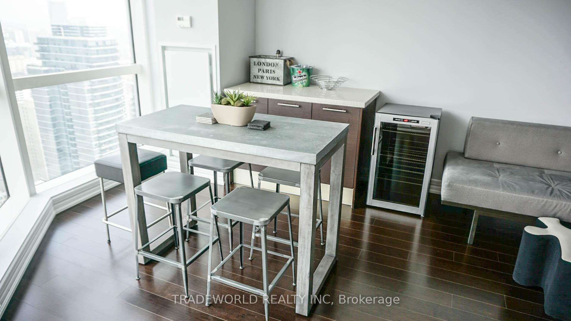 Photo 4 of Unit 4216, 386 Yonge Street, Toronto, Bay Street Corridor — HOMEH