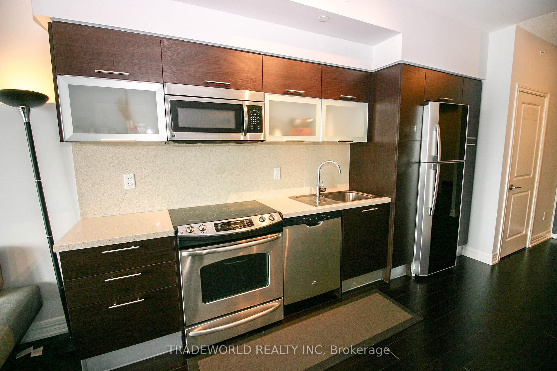 Photo 5 of Unit 4216, 386 Yonge Street, Toronto, Bay Street Corridor — HOMEH