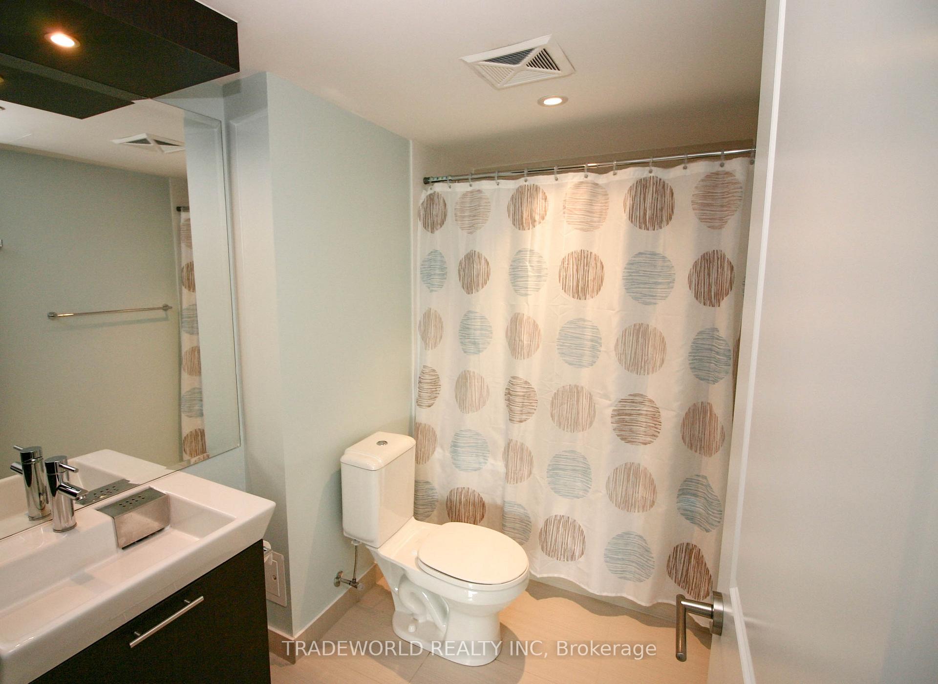 Photo 9 of Unit 4216, 386 Yonge Street, Toronto, Bay Street Corridor — HOMEH