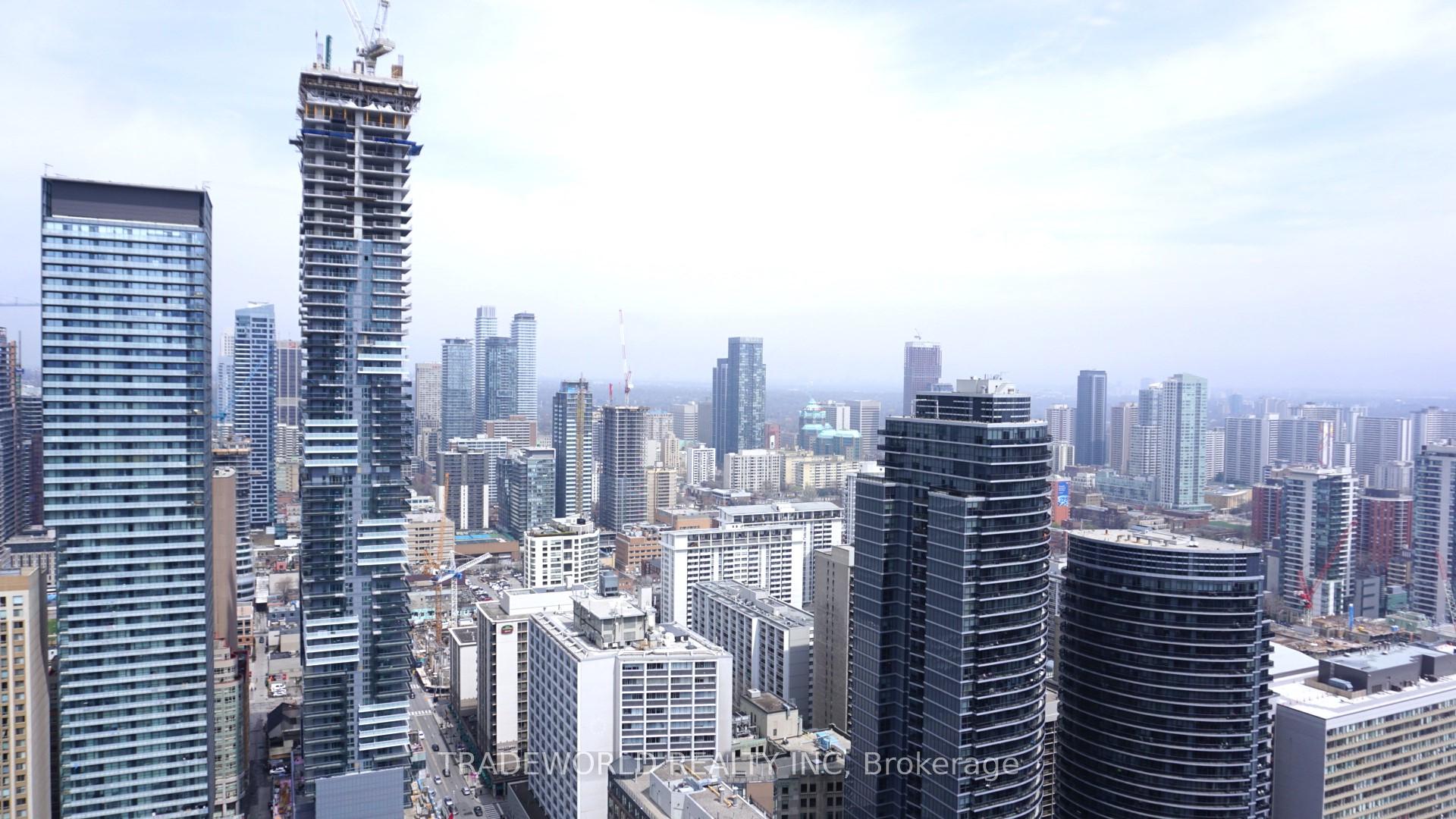 Photo 12 of Unit 4216, 386 Yonge Street, Toronto, Bay Street Corridor — HOMEH