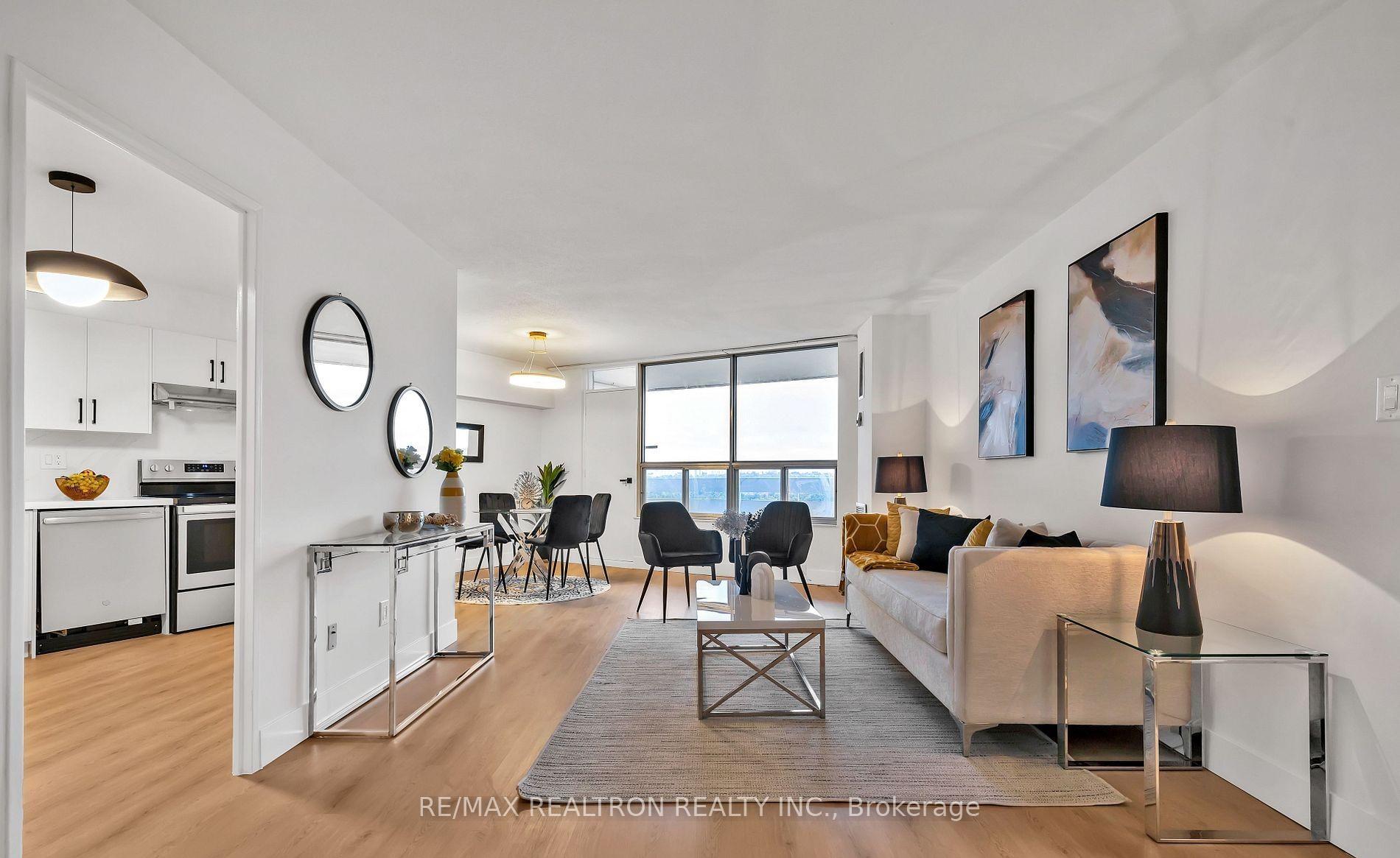Photo 4 of Unit 1912, 10 Edgecliffe Golfway, Toronto, Flemingdon Park — HOMEH