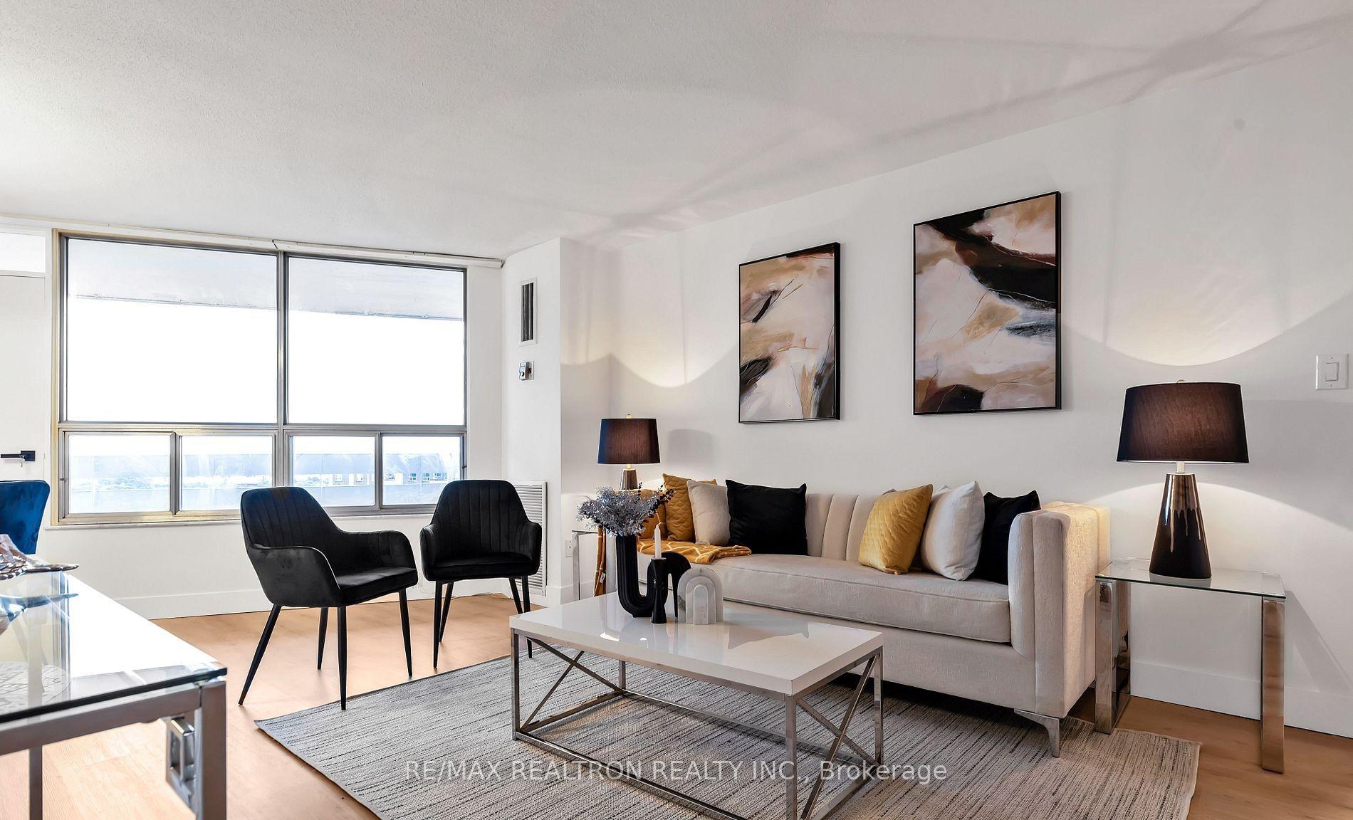 Photo 5 of Unit 1912, 10 Edgecliffe Golfway, Toronto, Flemingdon Park — HOMEH