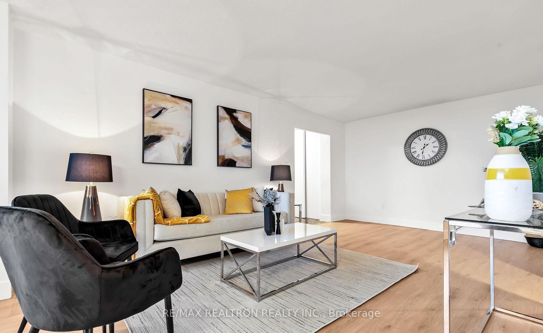 Photo 7 of Unit 1912, 10 Edgecliffe Golfway, Toronto, Flemingdon Park — HOMEH