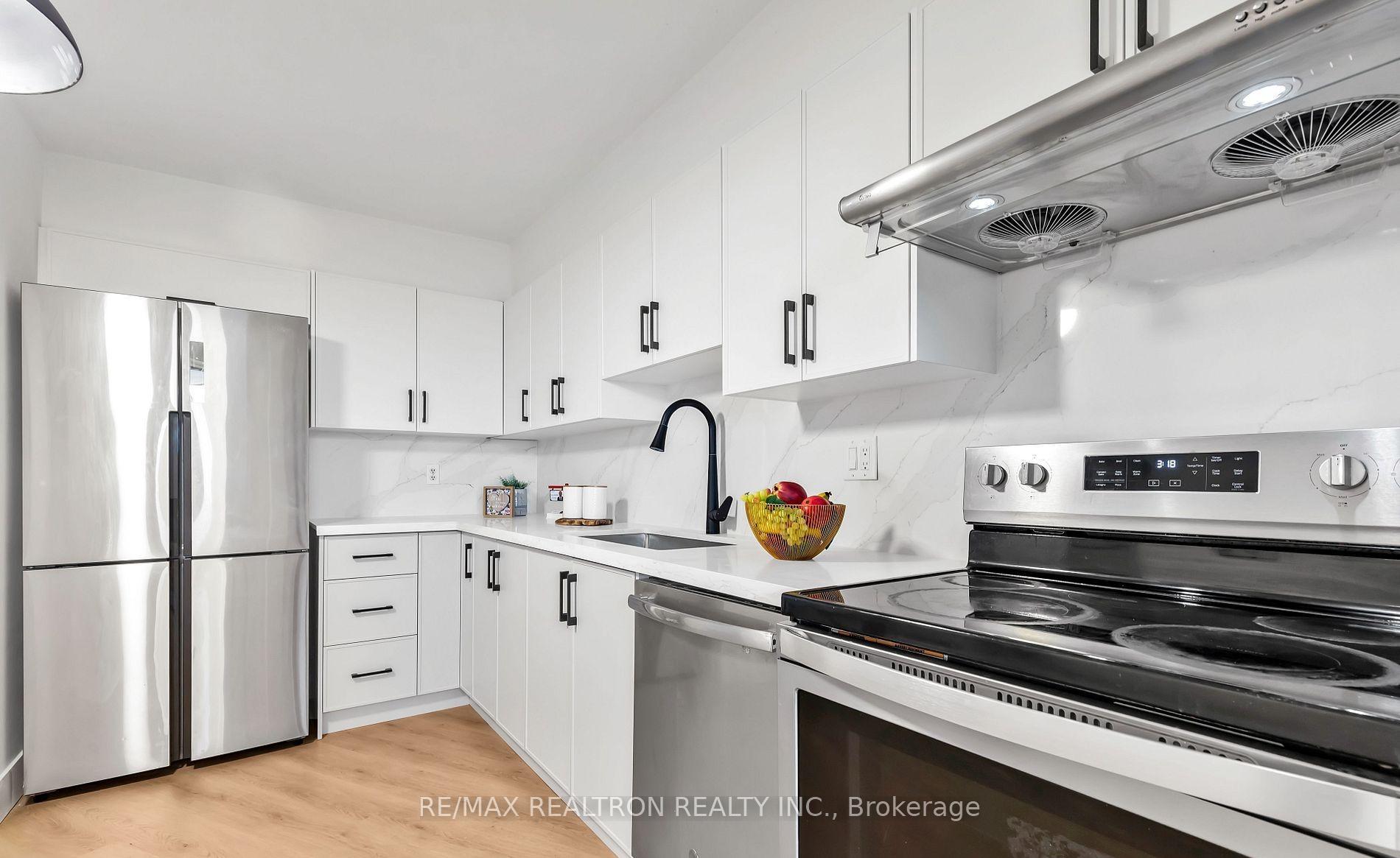 Photo 9 of Unit 1912, 10 Edgecliffe Golfway, Toronto, Flemingdon Park — HOMEH