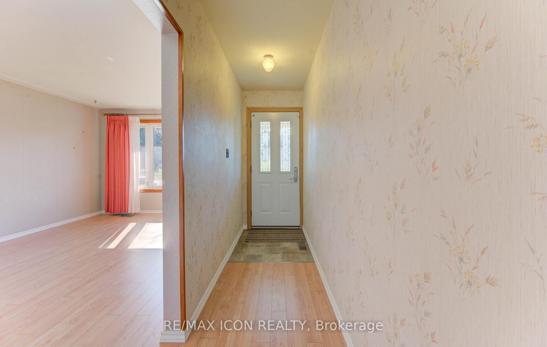 Photo 5 of 163 Weaver Street, Cambridge — HOMEH