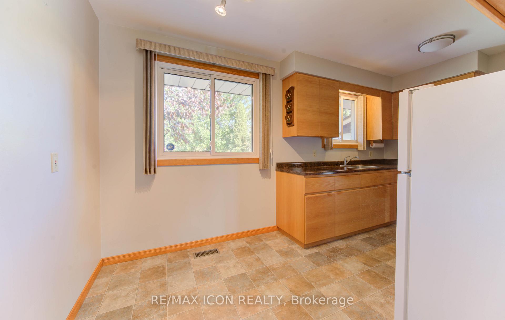 Photo 11 of 163 Weaver Street, Cambridge — HOMEH