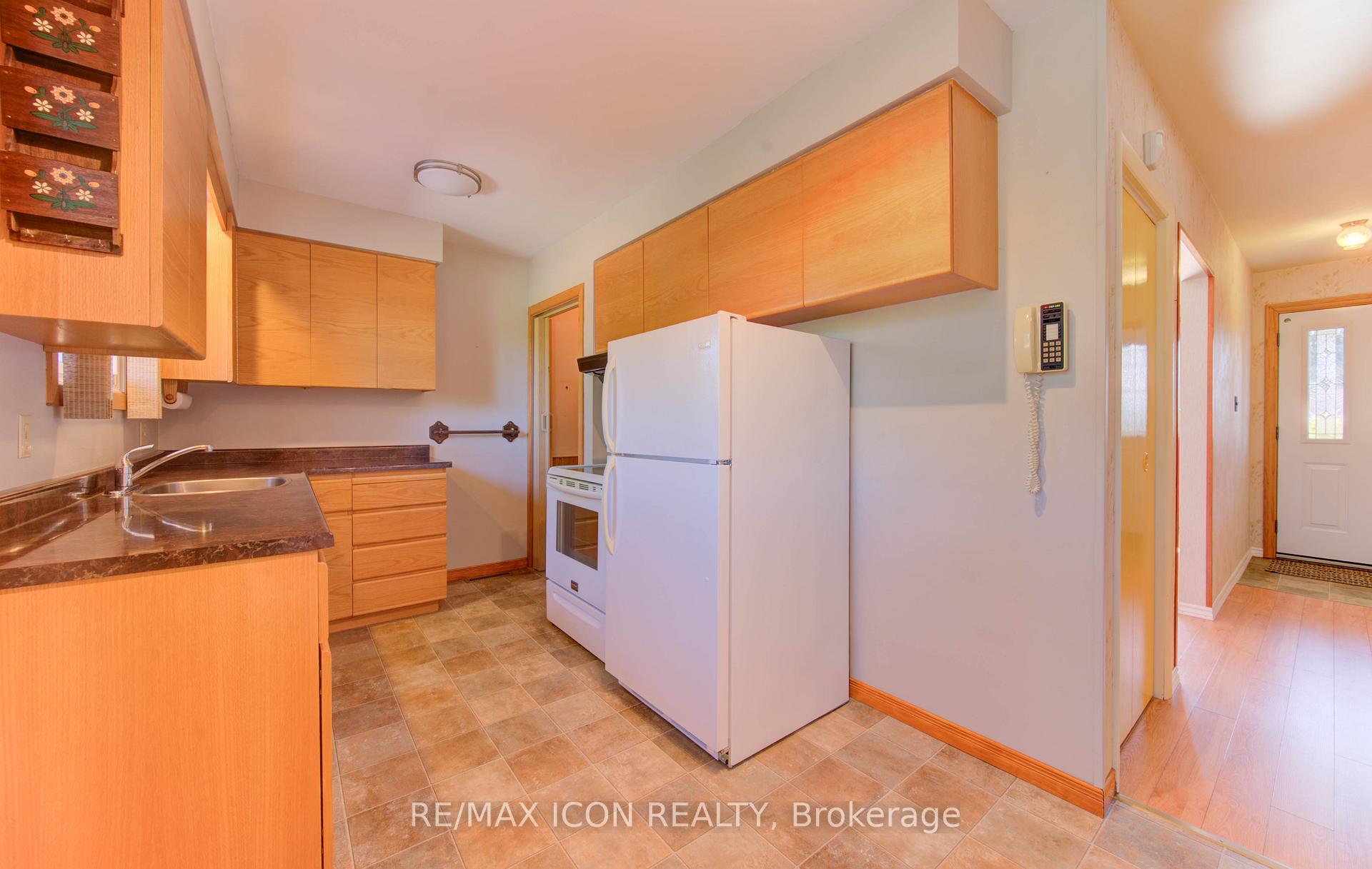 Photo 6 of 163 Weaver Street, Cambridge — HOMEH