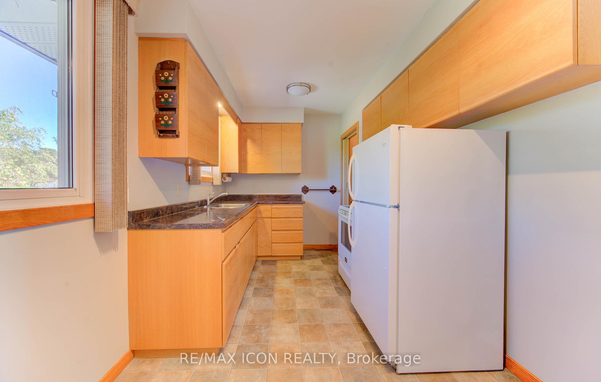Photo 9 of 163 Weaver Street, Cambridge — HOMEH