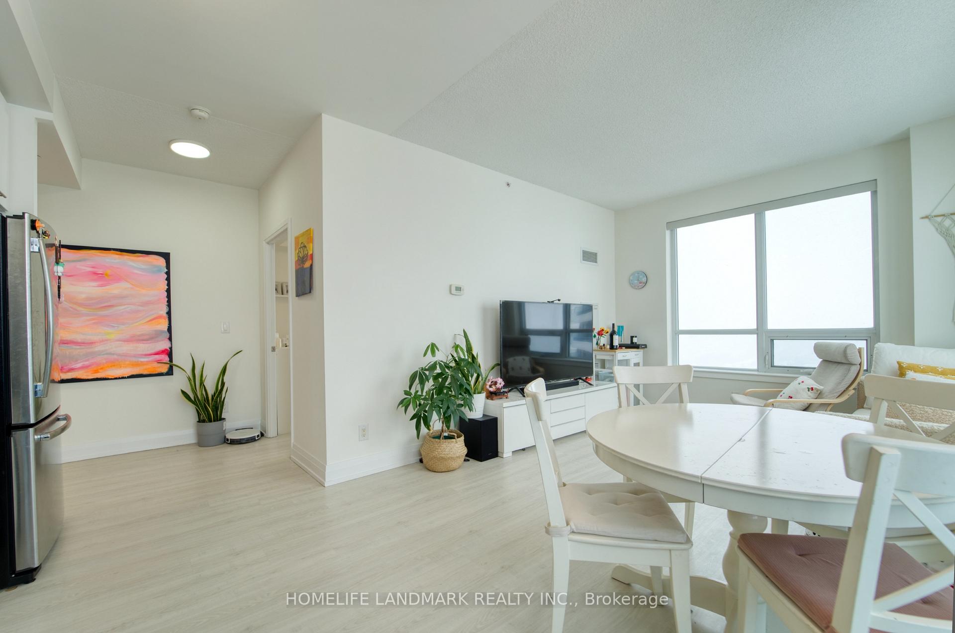 Photo 11 of Unit 2112, 7165 Yonge Street, Markham, Thornhill — HOMEH