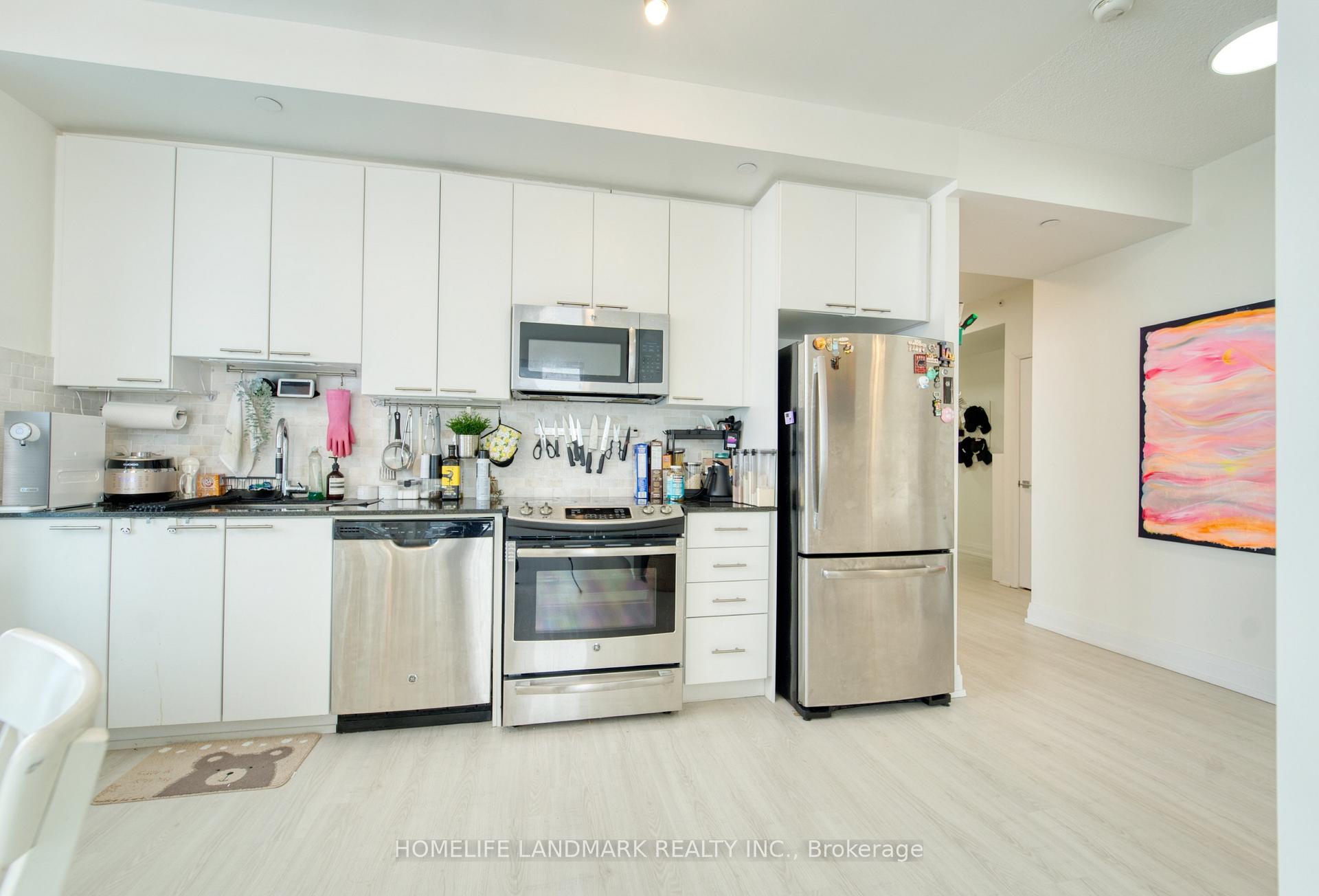 Photo 13 of Unit 2112, 7165 Yonge Street, Markham, Thornhill — HOMEH
