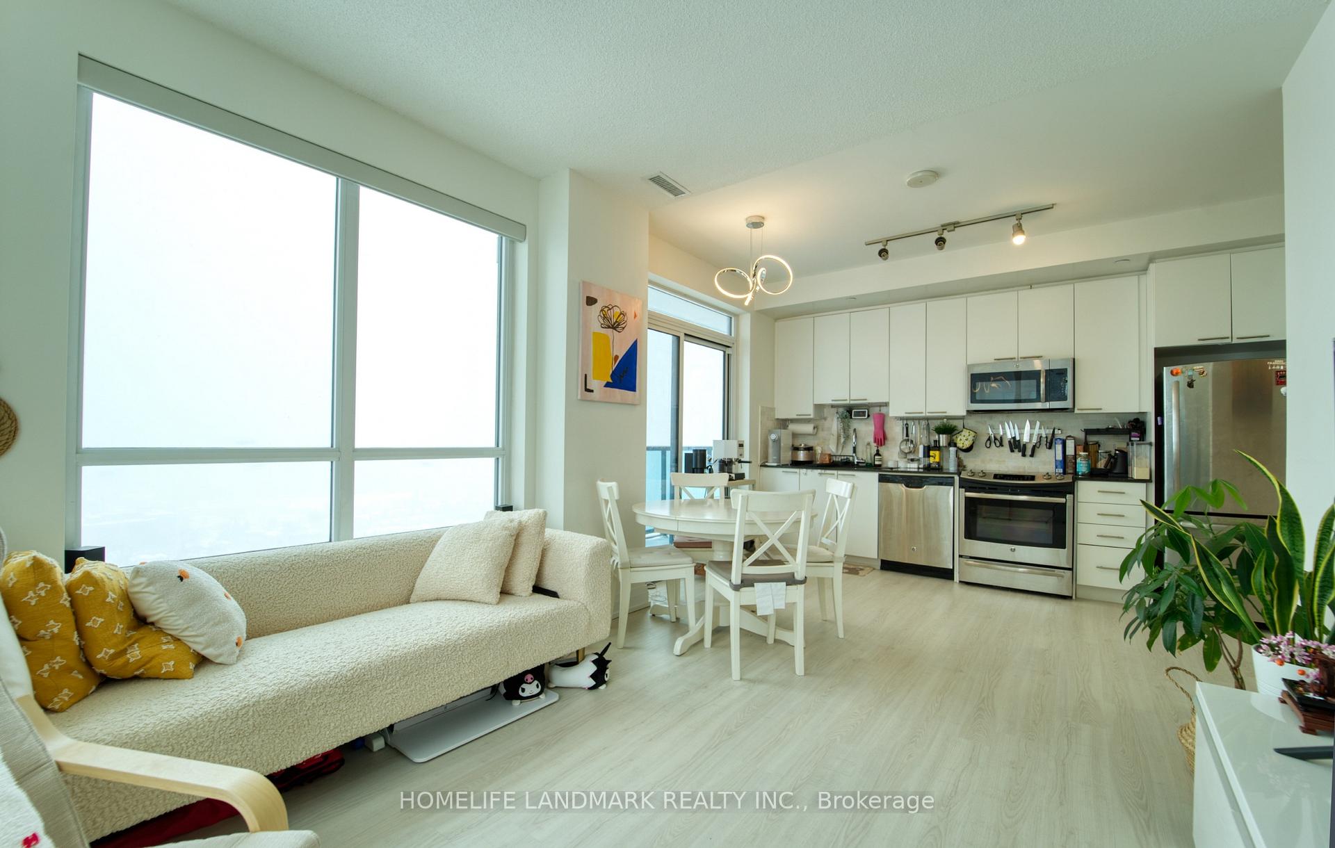 Photo 2 of Unit 2112, 7165 Yonge Street, Markham, Thornhill — HOMEH
