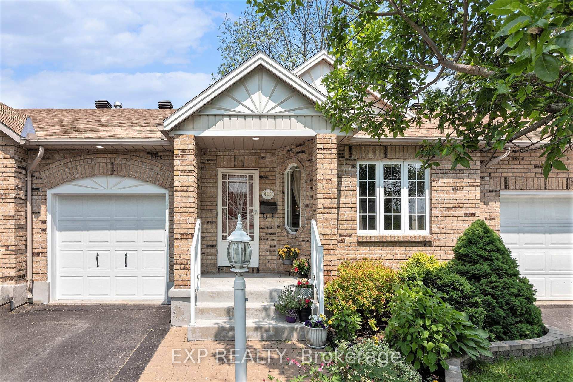 Photo 2 of 401 Flora Street, Carleton Place — HOMEH