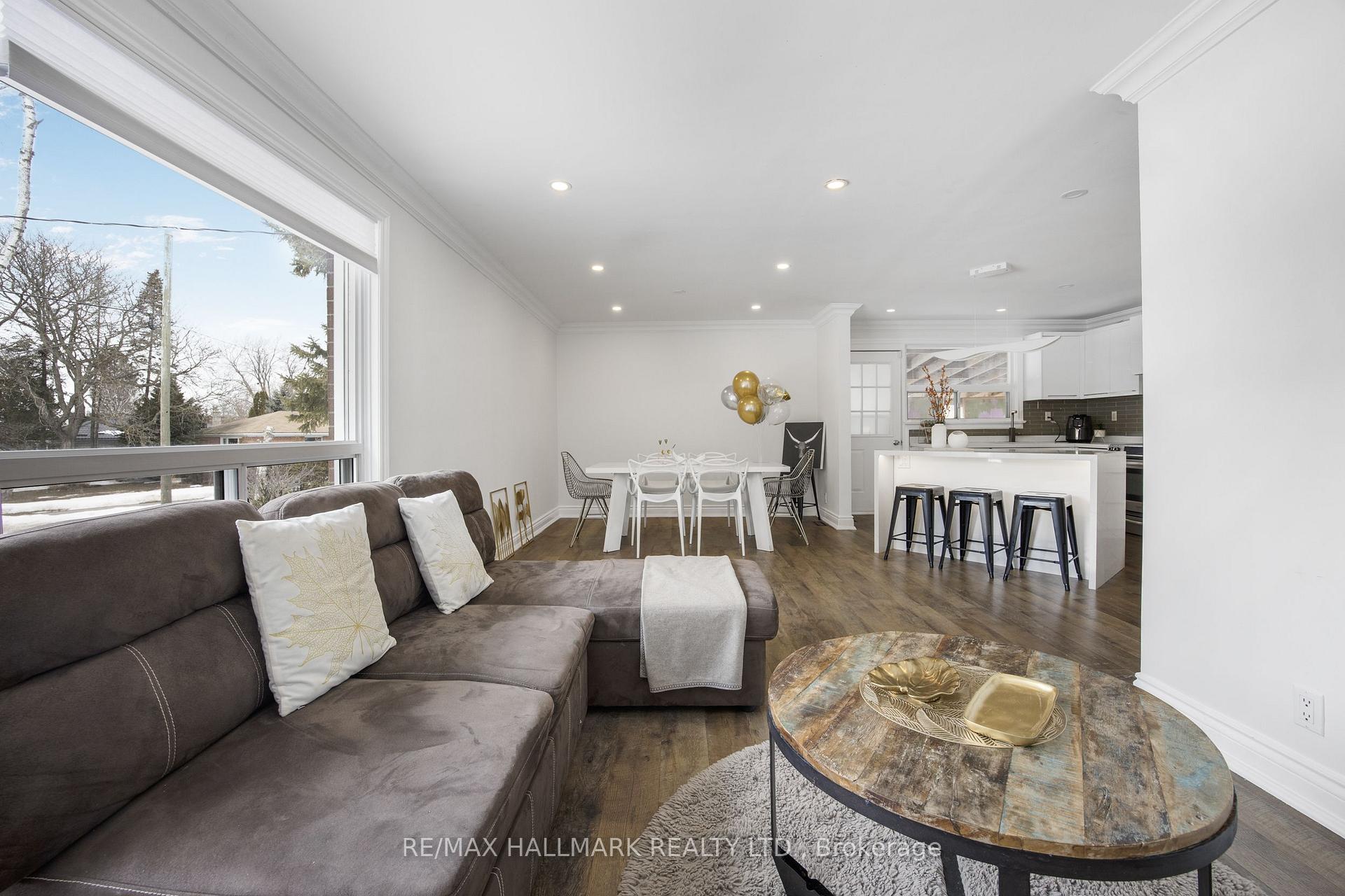 Photo 7 of 33 Patrick Drive, Aurora, Aurora Highlands — HOMEH