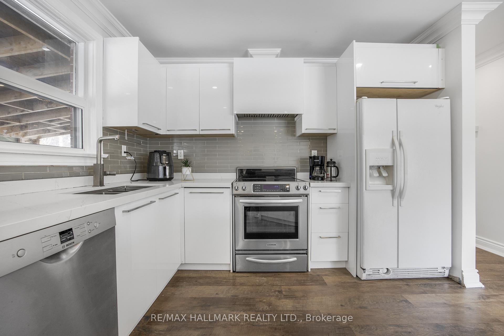 Photo 9 of 33 Patrick Drive, Aurora, Aurora Highlands — HOMEH