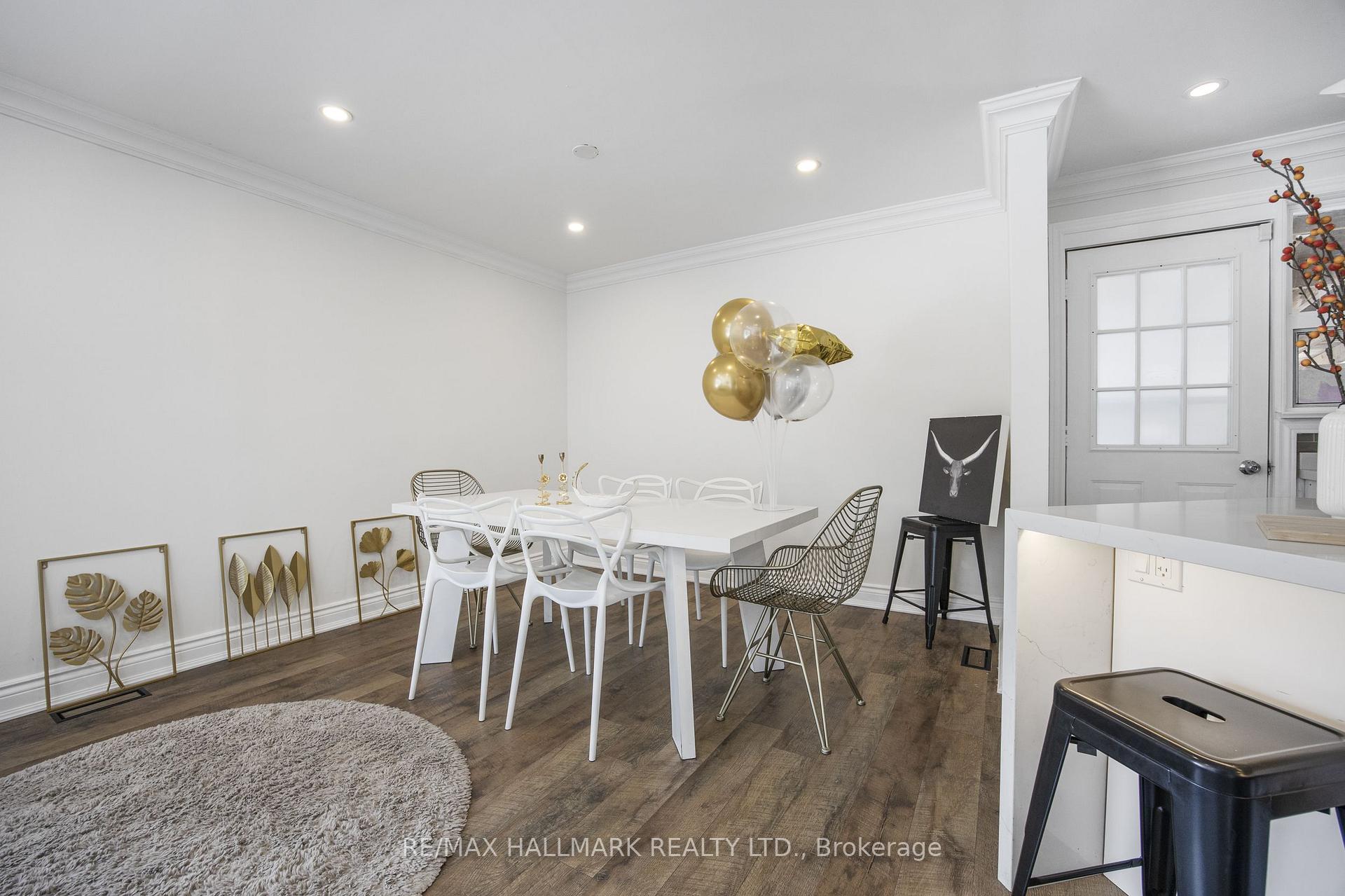 Photo 12 of 33 Patrick Drive, Aurora, Aurora Highlands — HOMEH