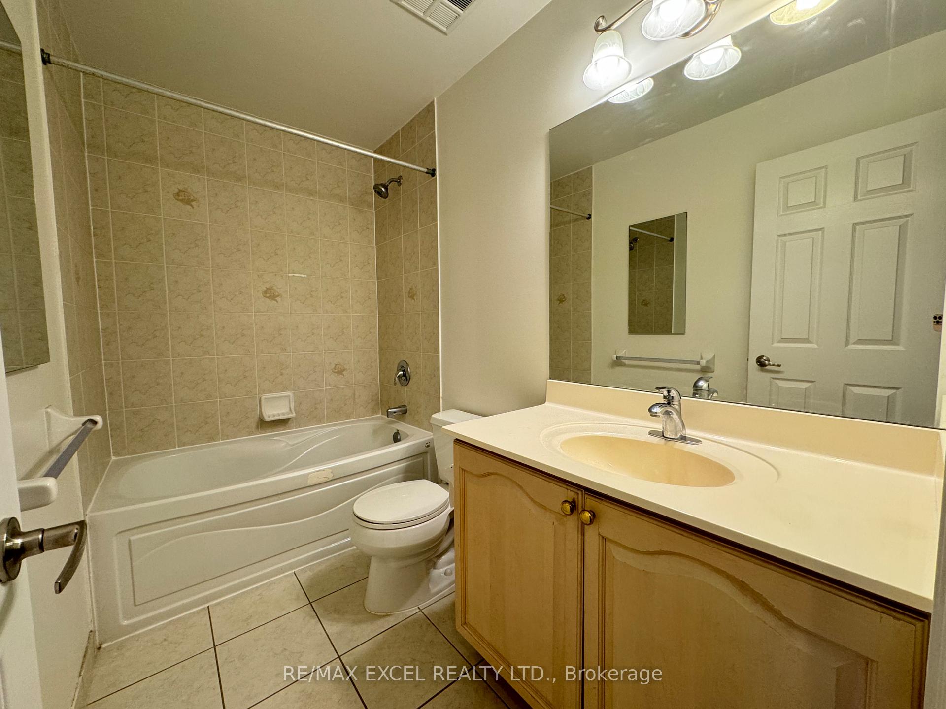 Photo 13 of 8 Legends Way, Markham, Unionville — HOMEH