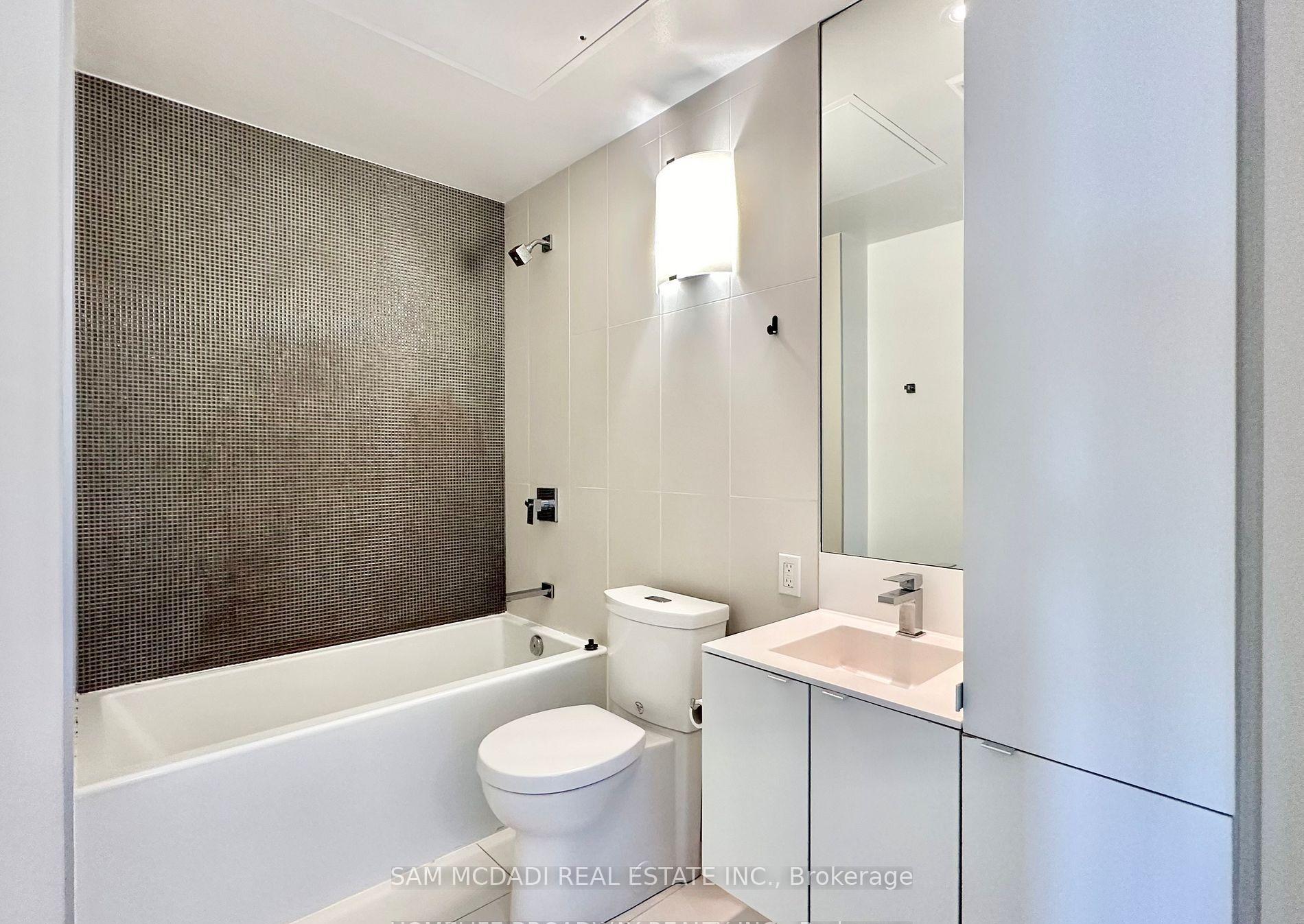 Photo 16 of Unit 2008, 125 Peter Street, Toronto, Waterfront Communities — HOMEH