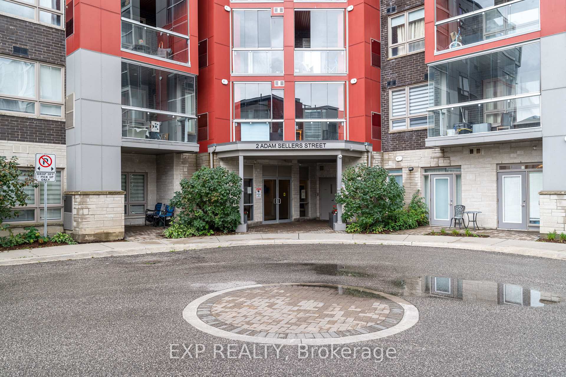 Photo 3 of Unit 401, 2 Adam Sellers Street, Markham, Cornell — HOMEH