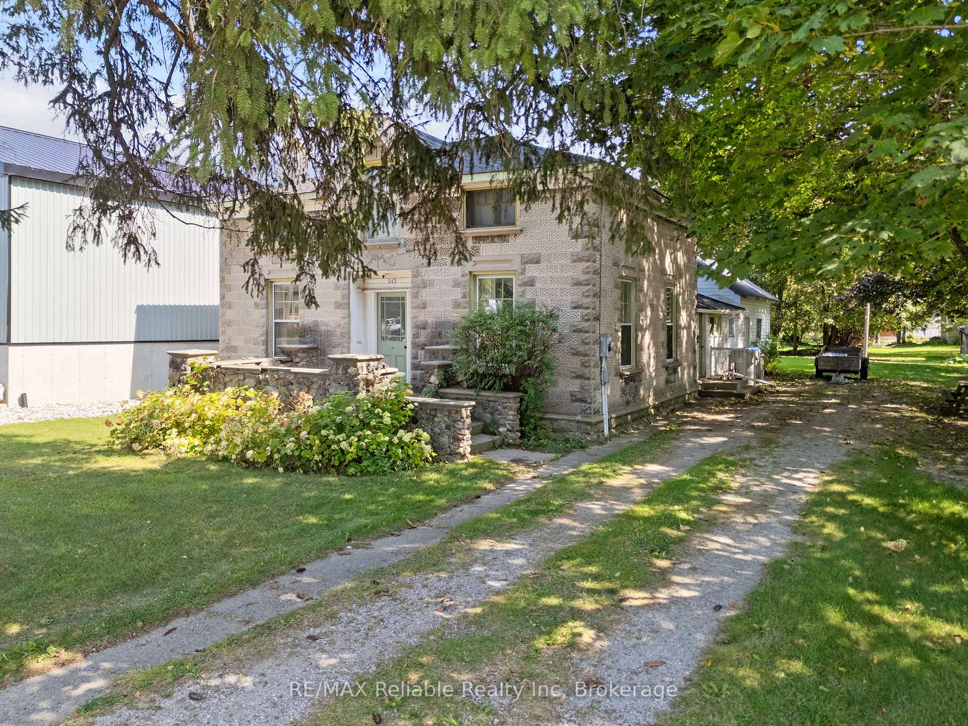 Photo 3 of 243 Albert Street, Central Huron, Clinton — HOMEH