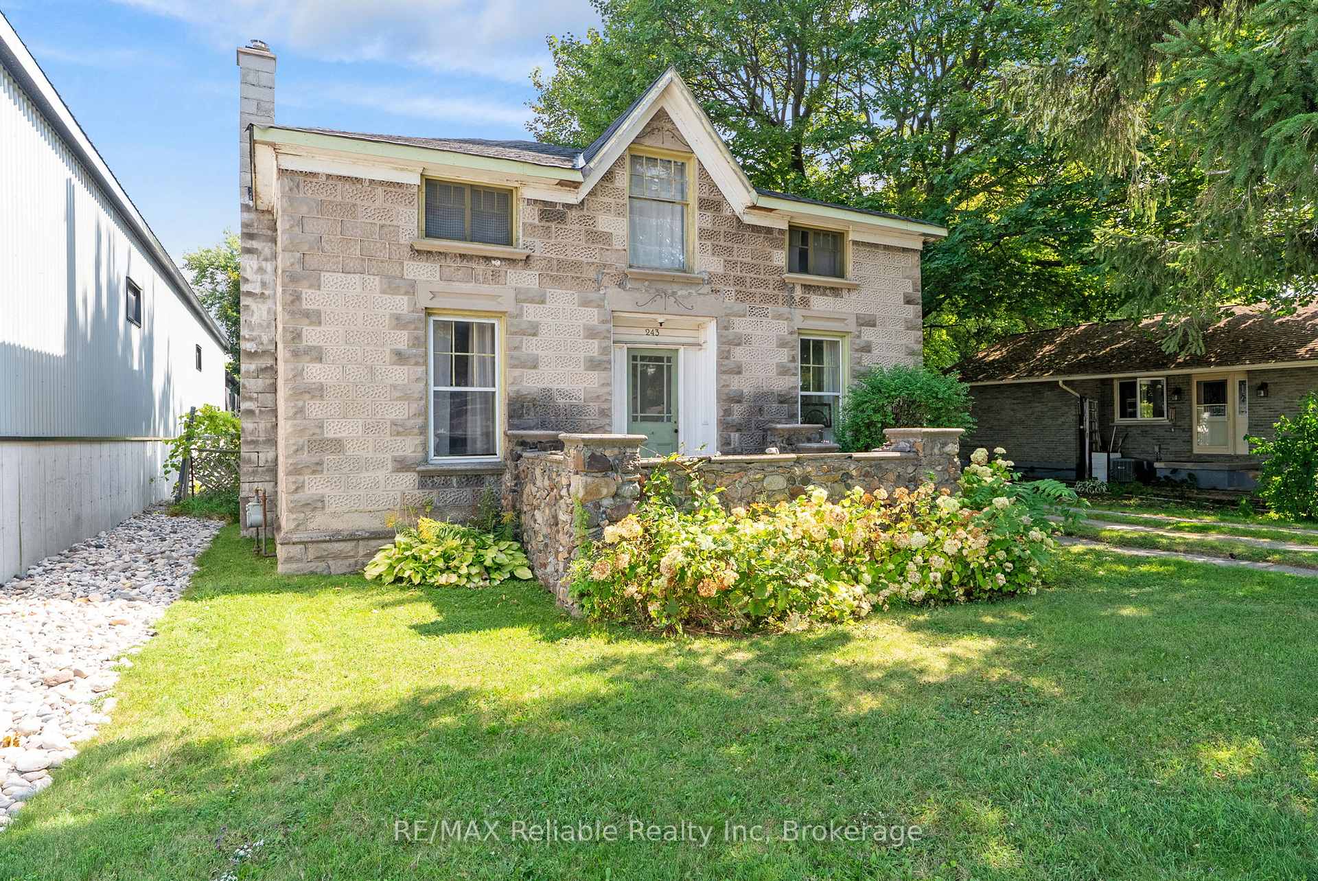 Photo 4 of 243 Albert Street, Central Huron, Clinton — HOMEH