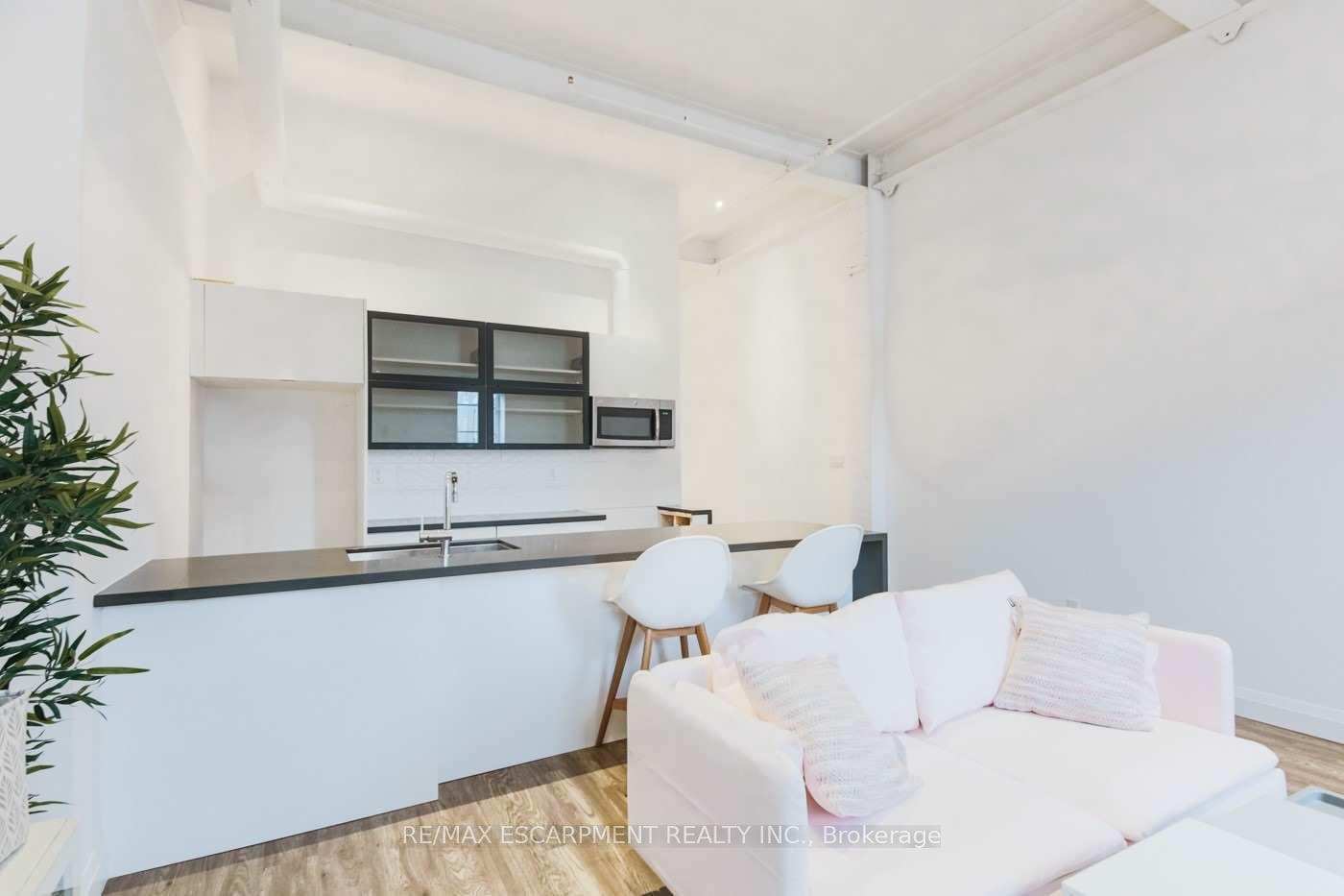 Photo 5 of Unit 134, 220 Dundurn Street S, Hamilton, Kirkendall — HOMEH